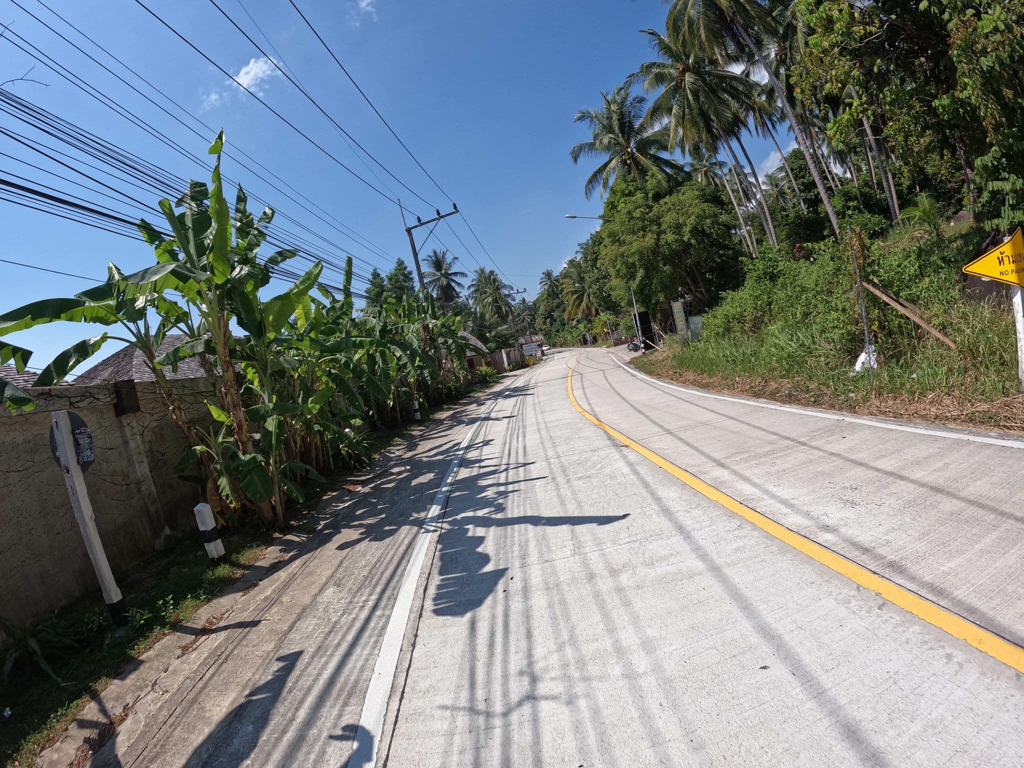 Street view near Marina Resort, Ko Pha Ngan — © lucomsky (CC BY-SA · Mapillary)