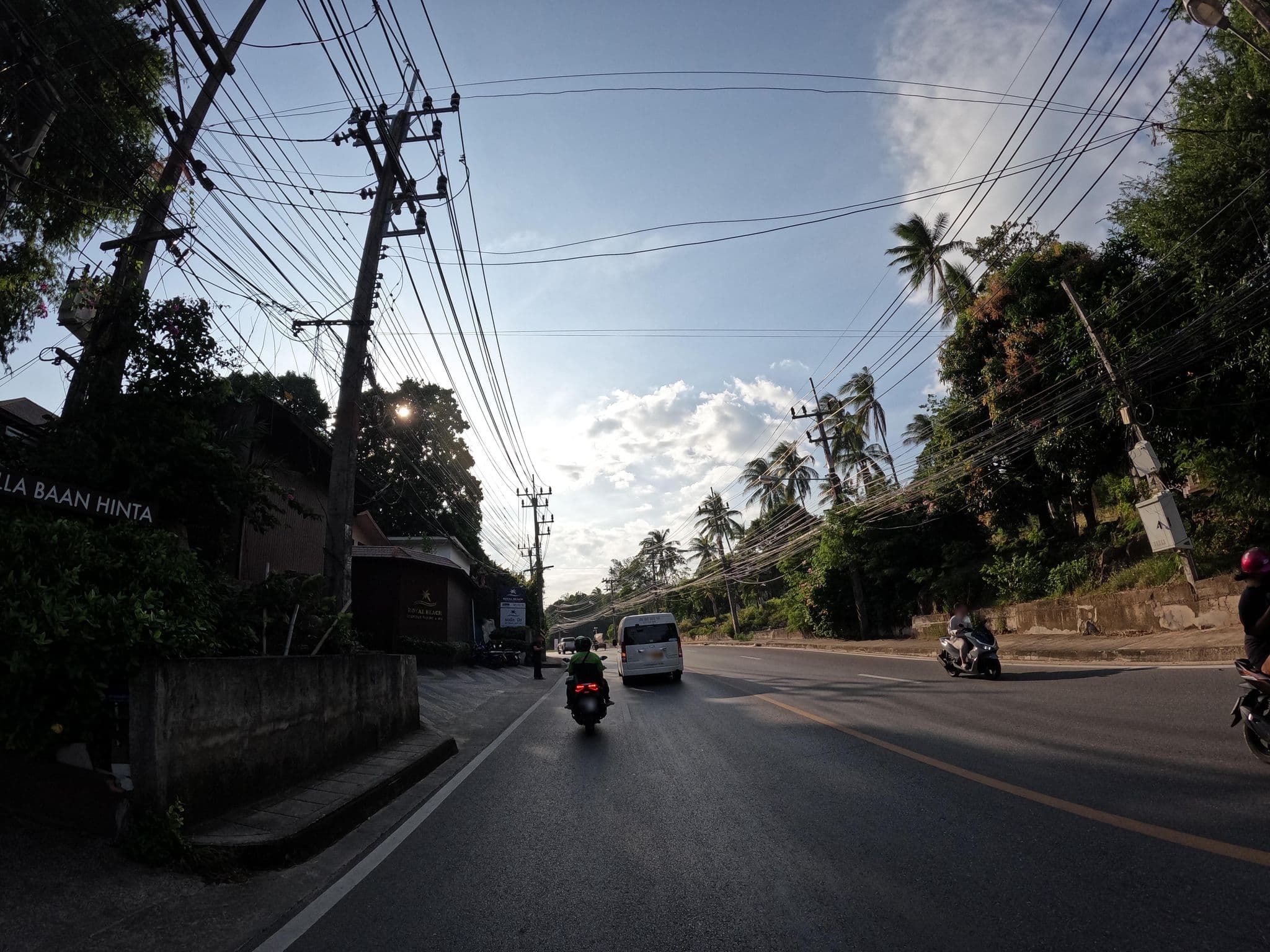 Street view near Royal Beach Boutique Resort and Spa, Ko Samui — © lucomsky (CC BY-SA · Mapillary)