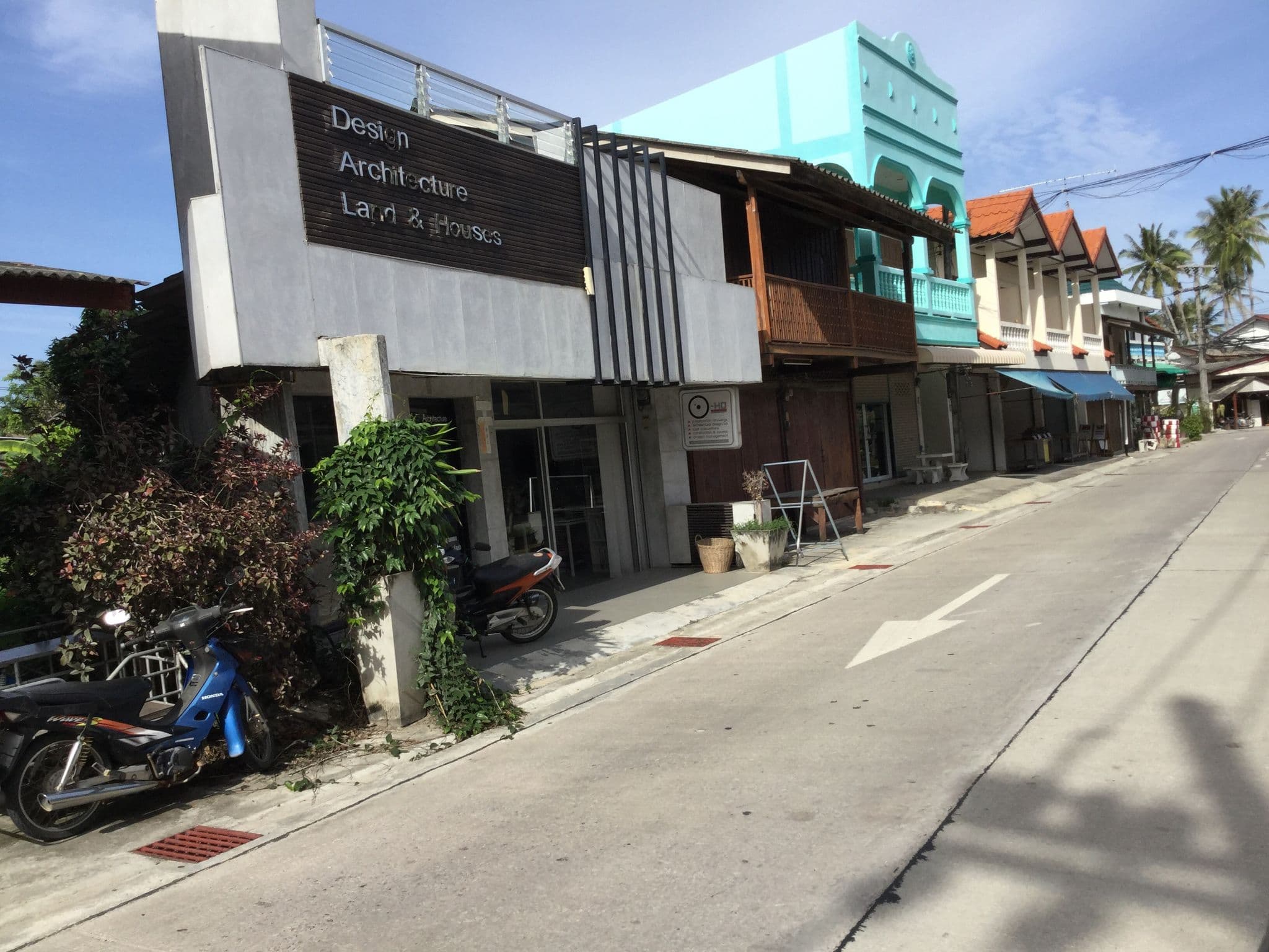 Street view near Homemade Hostel, Ko Pha Ngan — © mapconcierge (CC BY-SA · Mapillary)