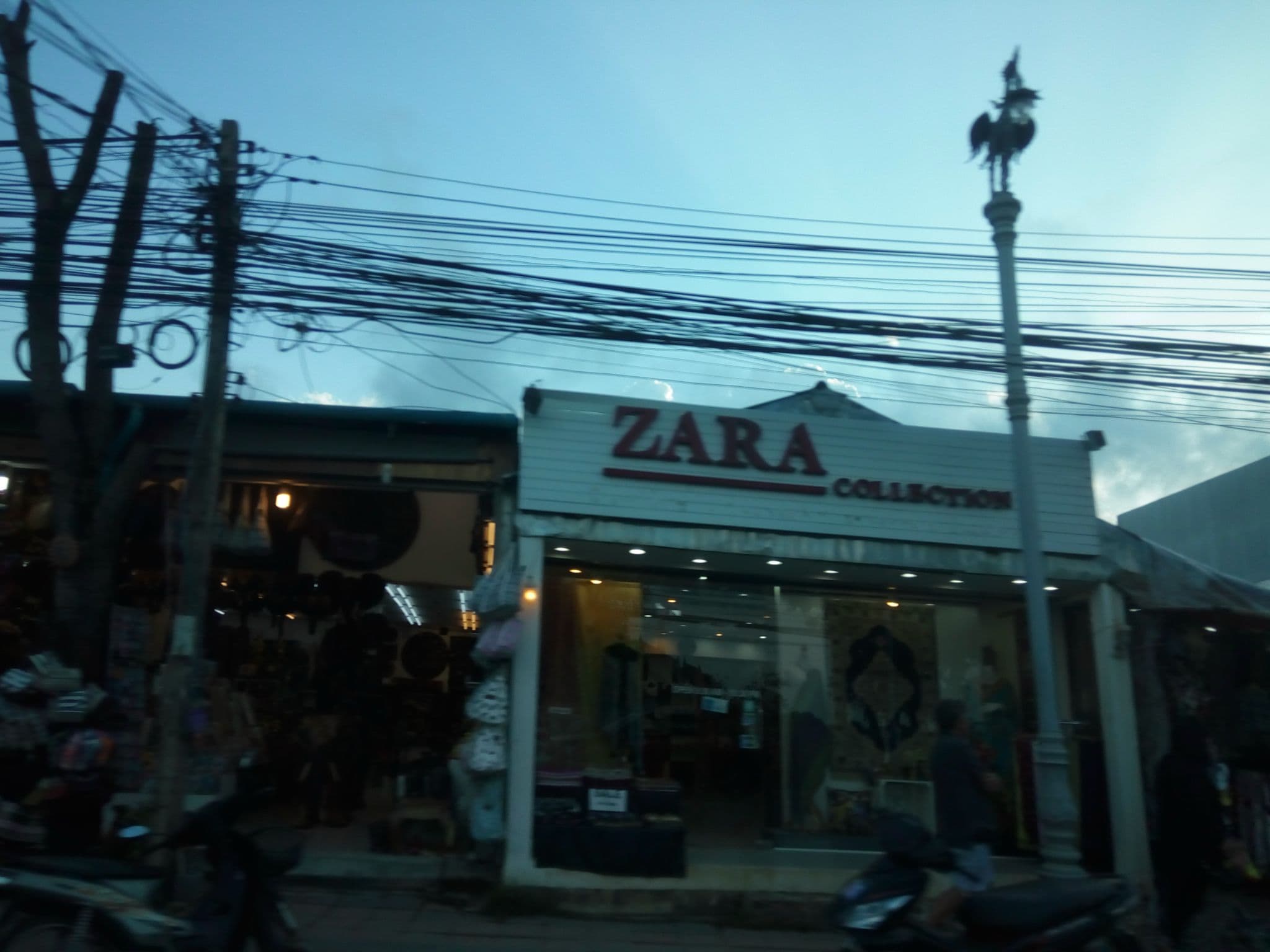 Street view near Choeng Mon Buri, Ko Samui — © mapfool (CC BY-SA · Mapillary)