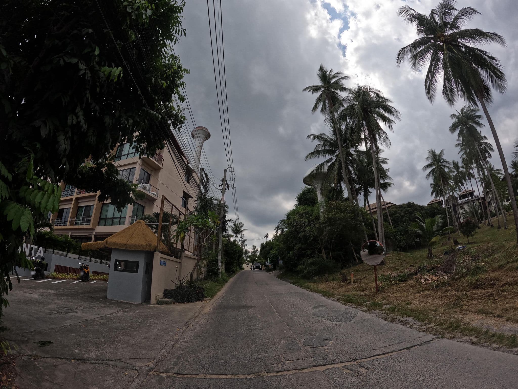 Street view near Avanta, Ko Samui — © lucomsky (CC BY-SA · Mapillary)