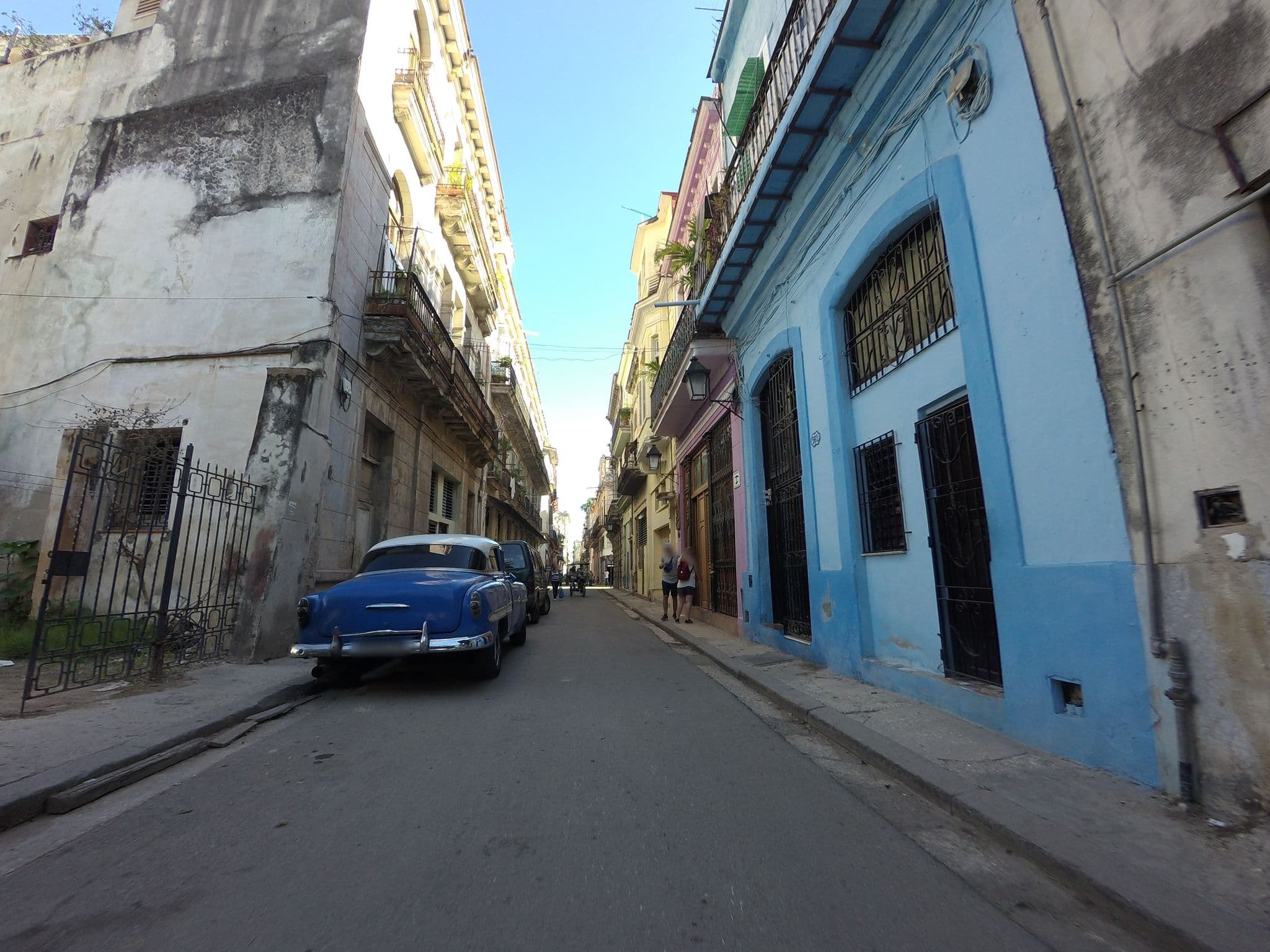 Street view near Hostal Calle Habana, La Habana Vieja
