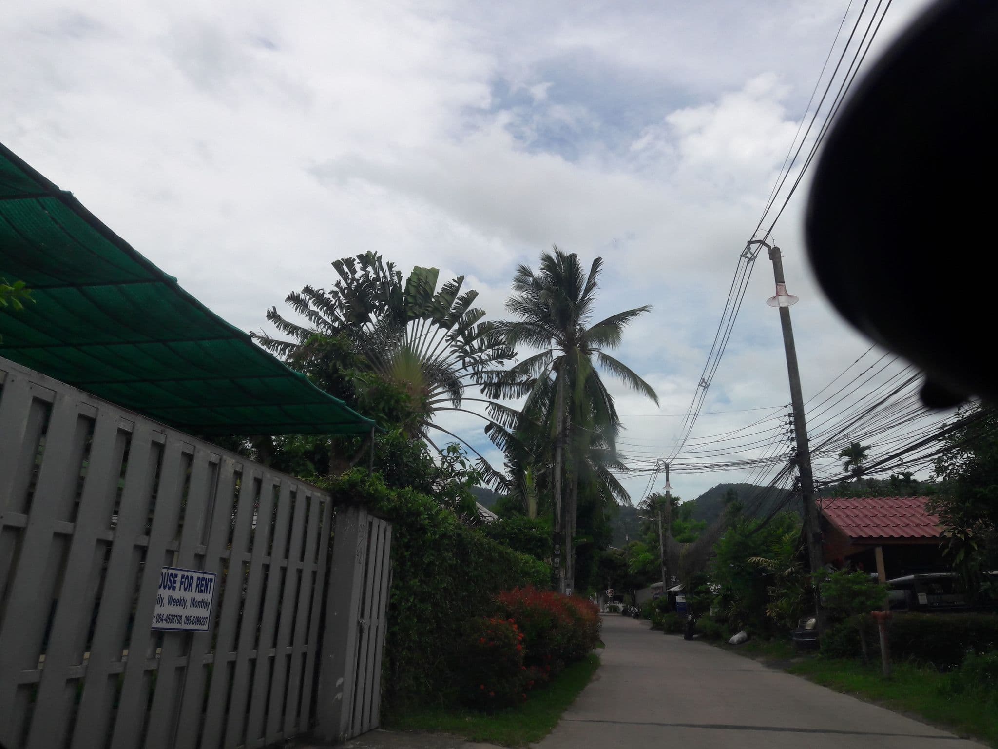 Street view near Baan Tai Tara, Ko Samui — © jirayoot (CC BY-SA · Mapillary)