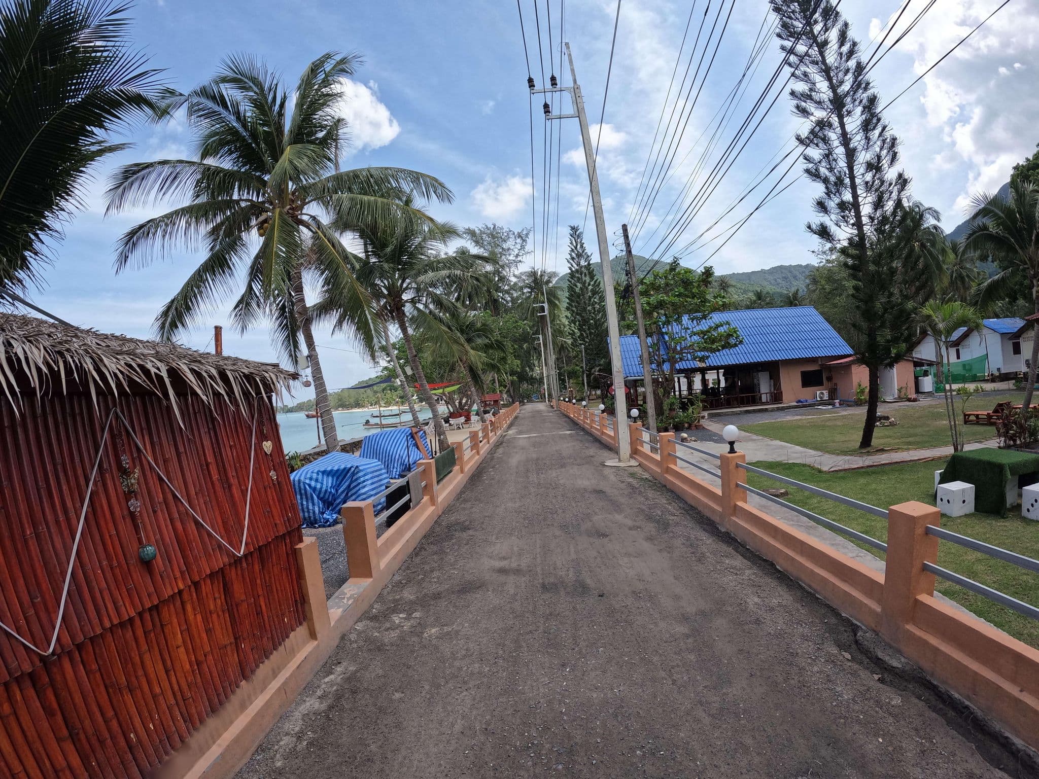 Street view near Rose Villa - Koh Samui, Ko Pha Ngan — © lucomsky (CC BY-SA · Mapillary)