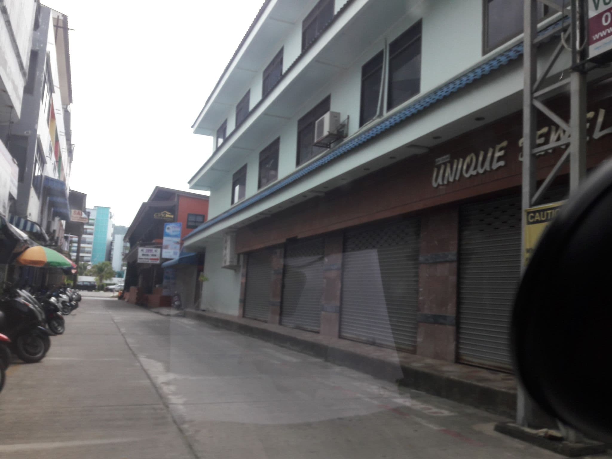 Street view near Akwa Guesthouse Koh Samui, Ko Samui — © jirayoot (CC BY-SA · Mapillary)