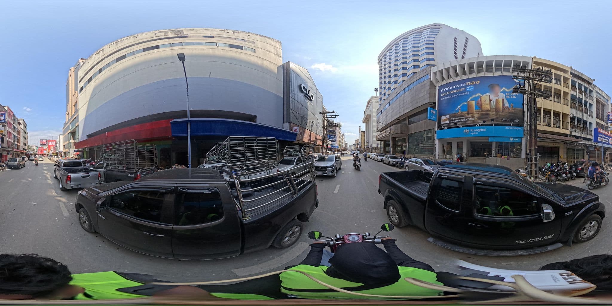 Street view near Gold den cworn plaza, Hat Yai — © PMU-B (CC BY-SA · Mapillary)