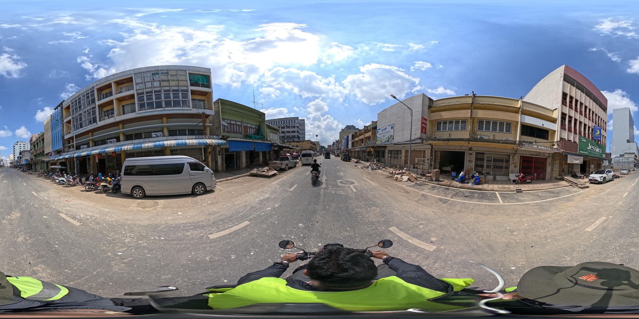 Street view near ห้องอาหารสยาม โรงแรมลีการ์เดน, Hat Yai — © PMU-B (CC BY-SA · Mapillary)