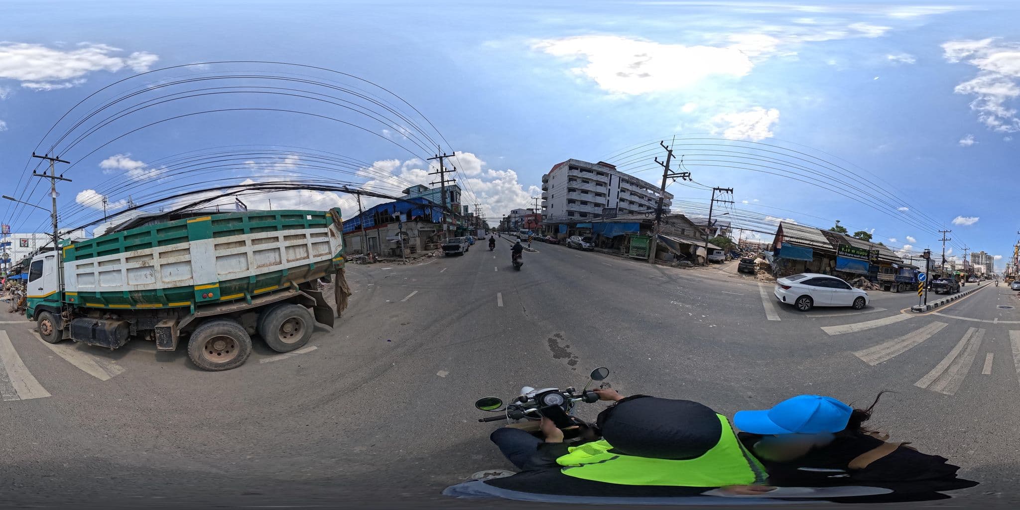 Street view near ส้มตำรถเข็น หน้าเซเว่นไทยโฮเต็ล, Hat Yai — © PMU-B (CC BY-SA · Mapillary)