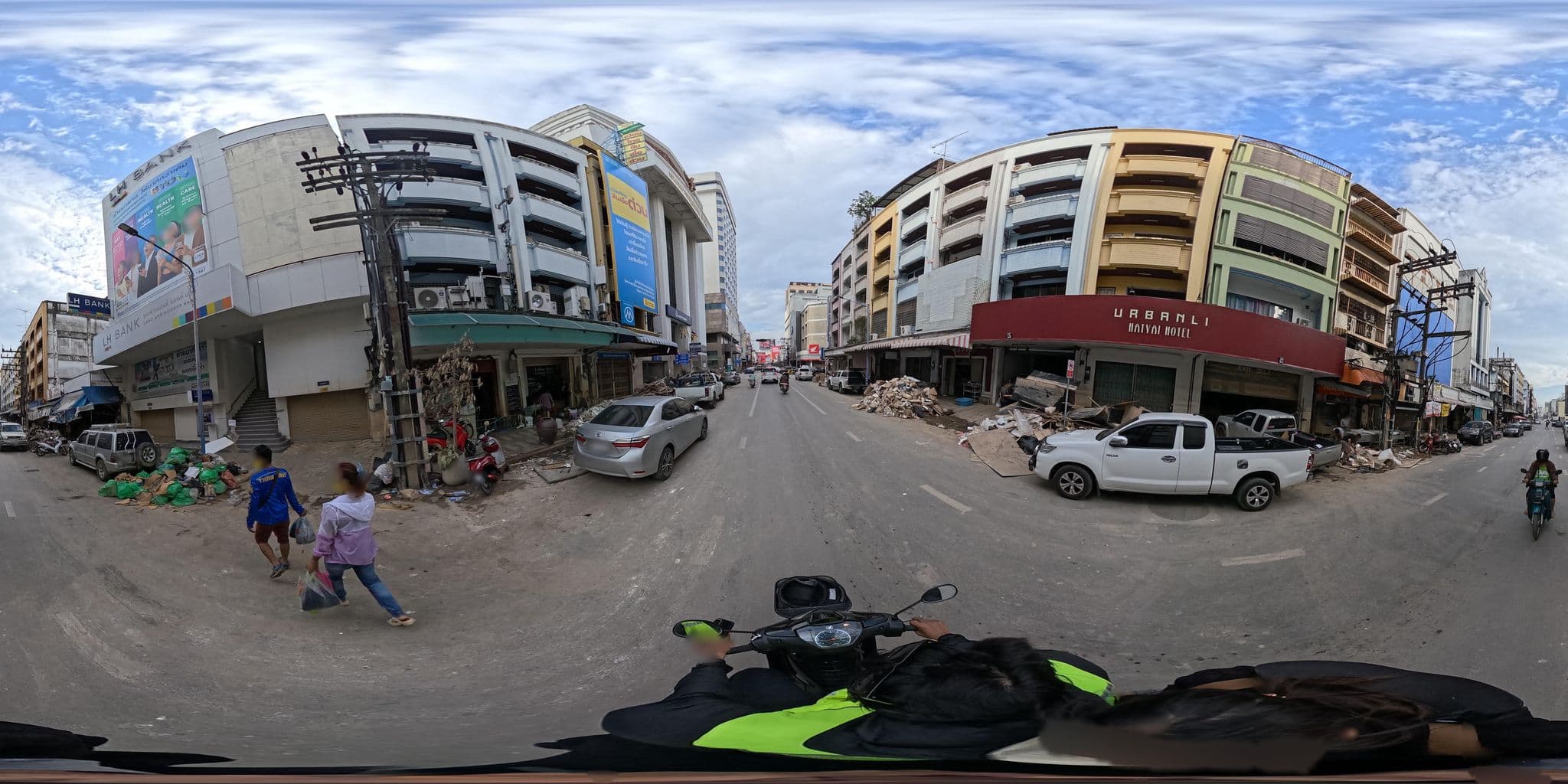 Street view near โรงแรมสยามเซ็นเตอร์^^, Hat Yai — © PMU-B (CC BY-SA · Mapillary)