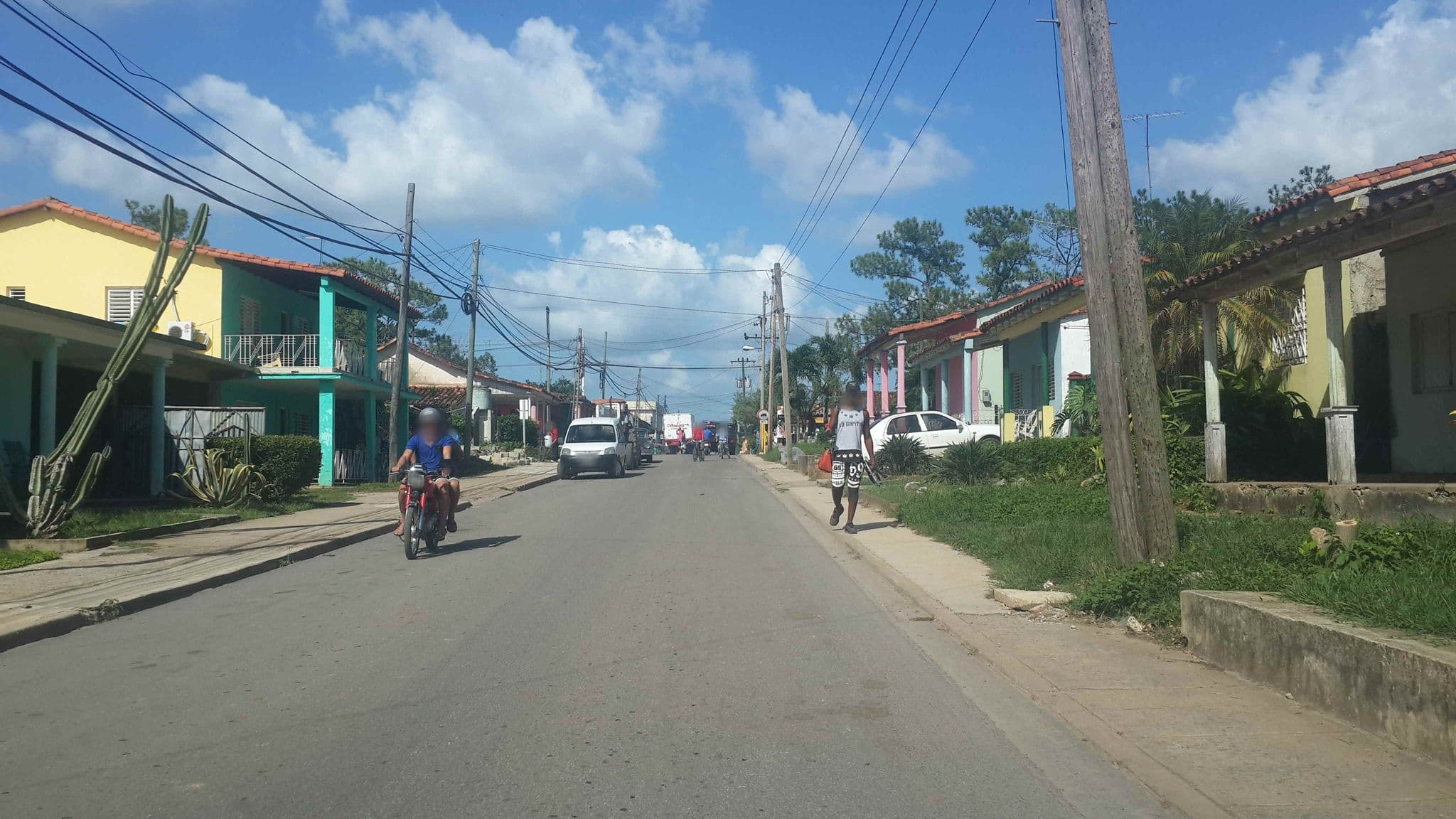 Street view near Casa Cristal, Viñales