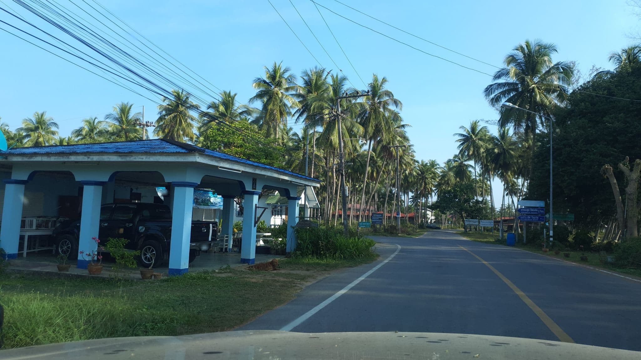 Street view near Rung Samut Resort @Ban Grood Beach, Bang Saphan — © jrcarlsen (CC BY-SA · Mapillary)