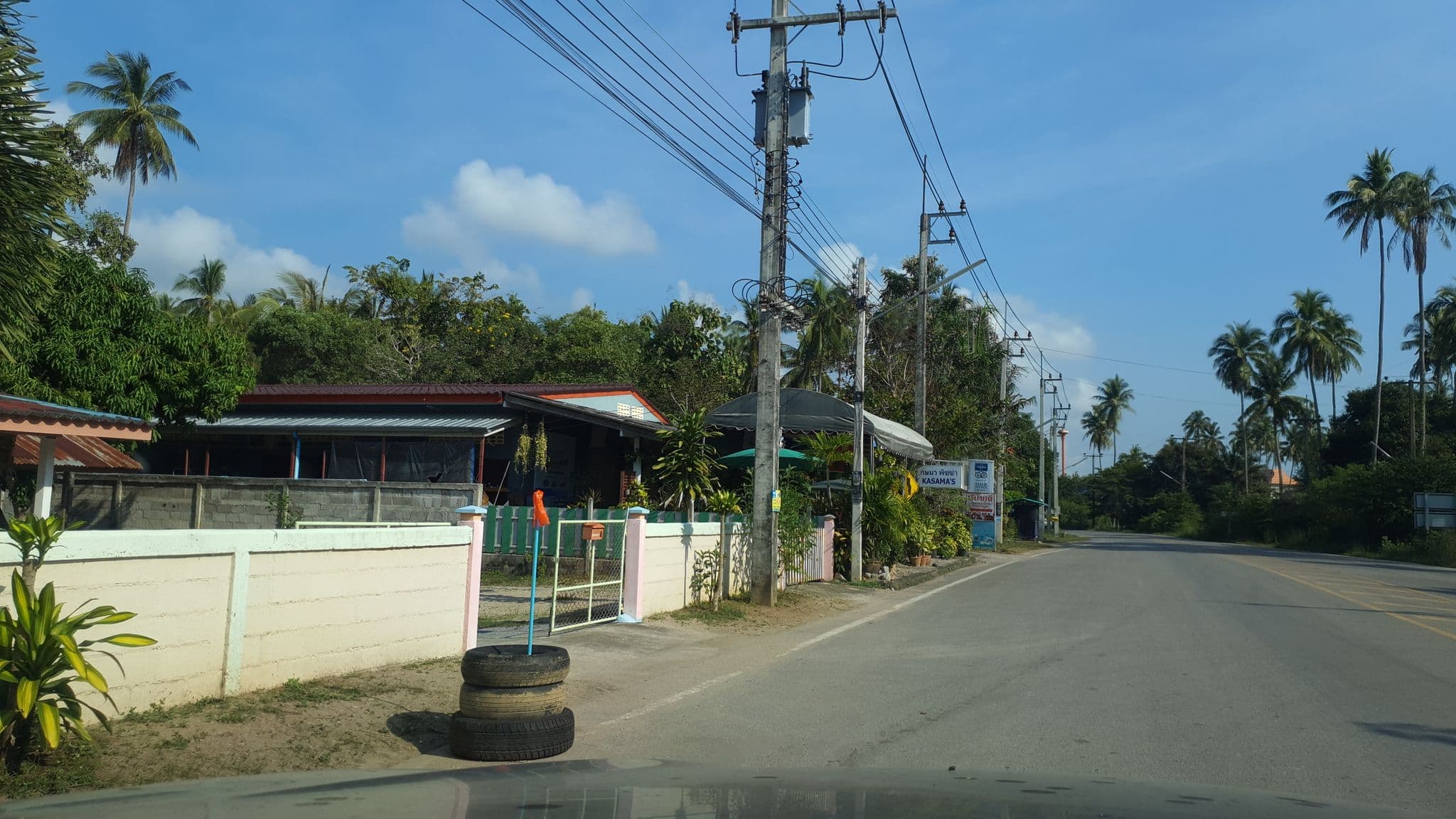 Street view near B.B. Baankrut Resort, Bang Saphan — © jrcarlsen (CC BY-SA · Mapillary)