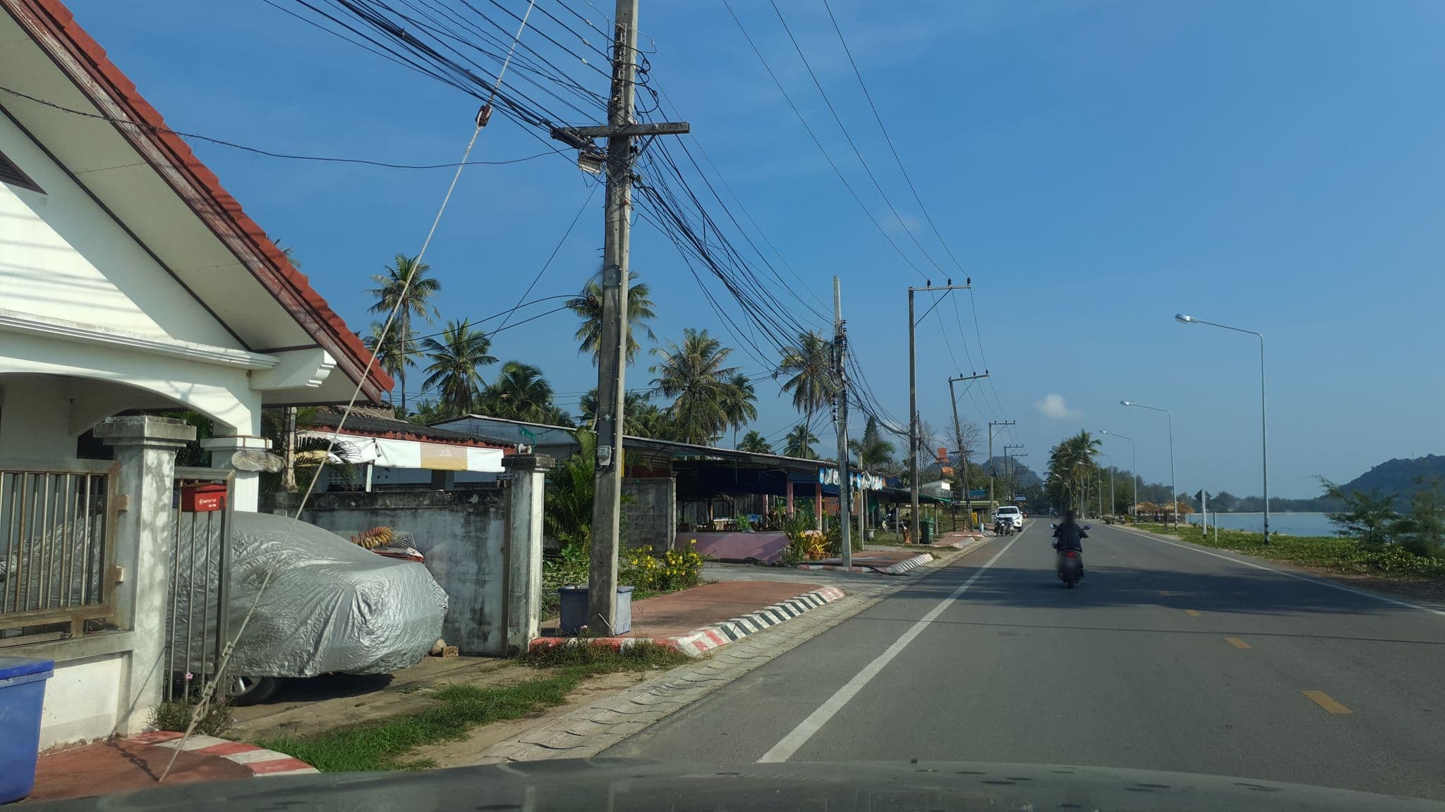 Street view near เลียบนที Resort, Bang Saphan — © jrcarlsen (CC BY-SA · Mapillary)