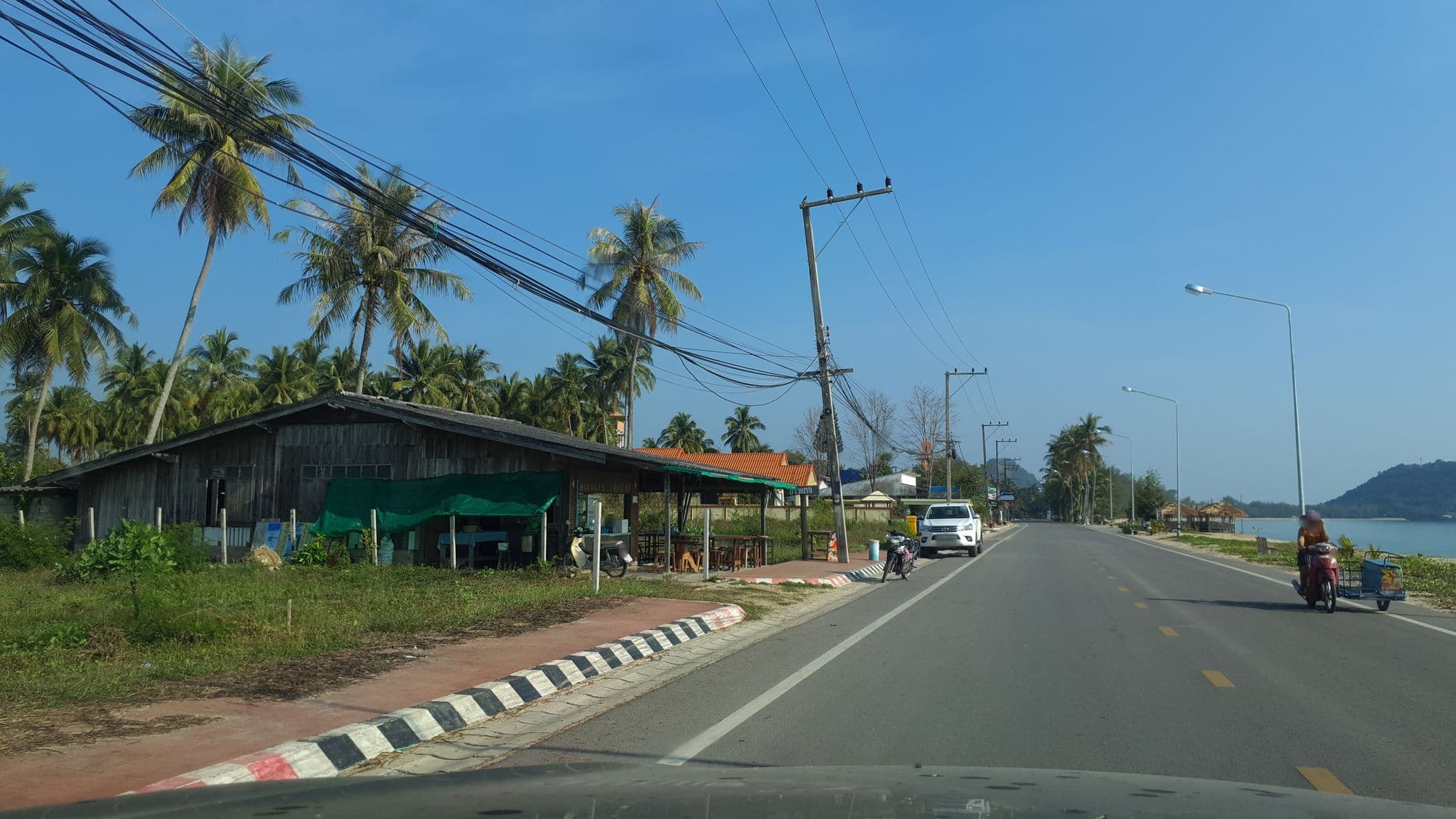 Street view near เคียงทะเลรีสอร์ท บ้านกรูด|Keang Talea Resort Ban Grood, Bang Saphan — © jrcarlsen (CC BY-SA · Mapillary)