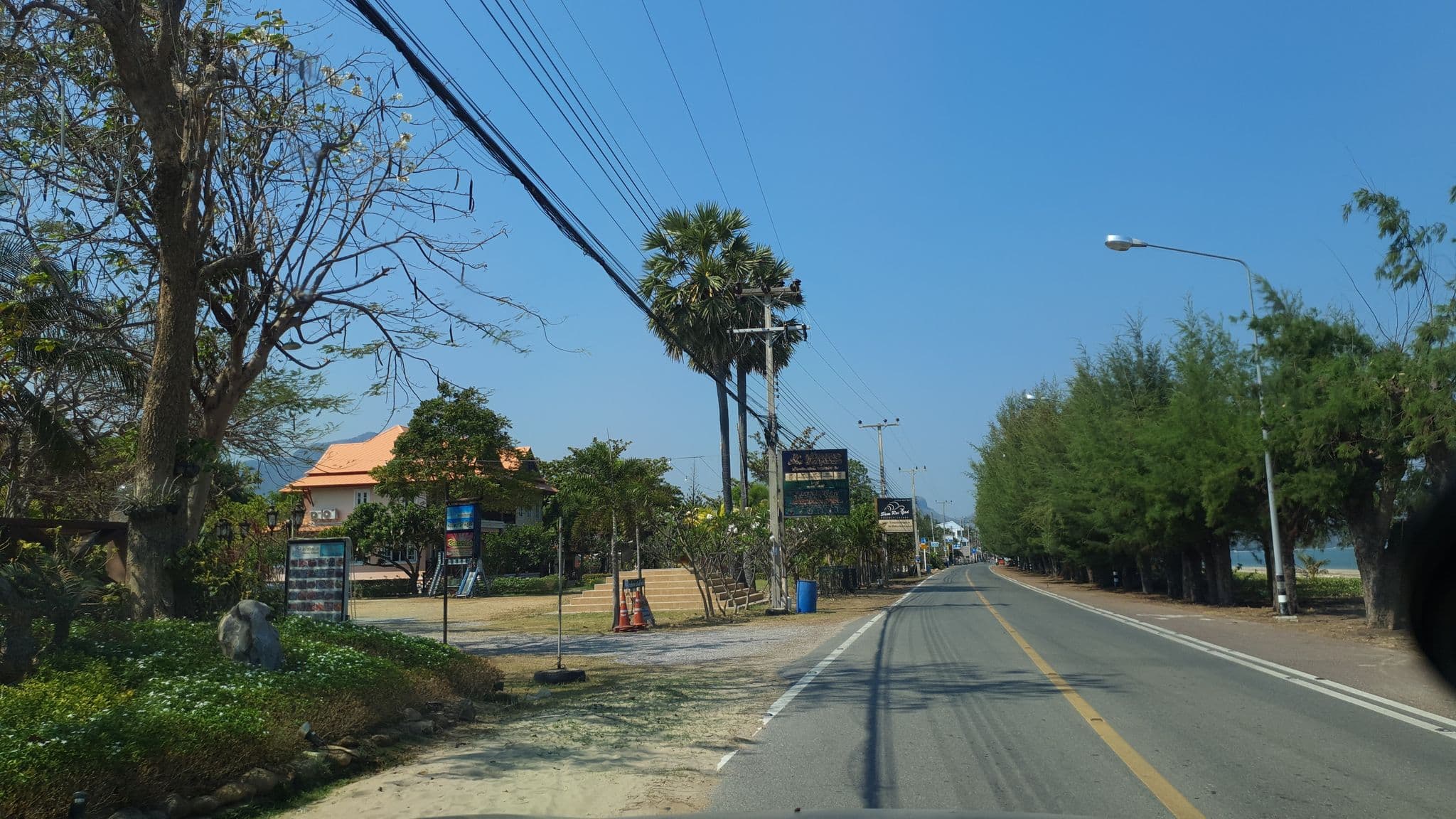 Street view near เจ้มูล, Sam Roi Yot — © jrcarlsen (CC BY-SA · Mapillary)