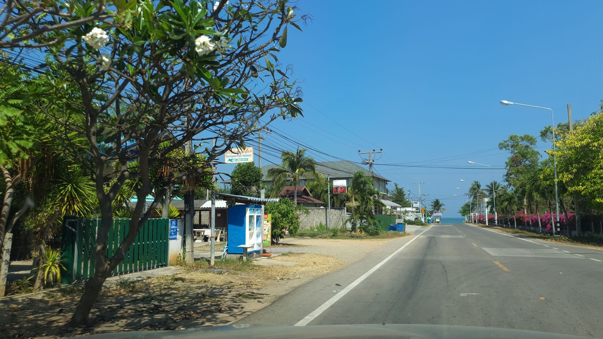 Street view near บ้านมุมทะเล (seacorner), Sam Roi Yot — © jrcarlsen (CC BY-SA · Mapillary)