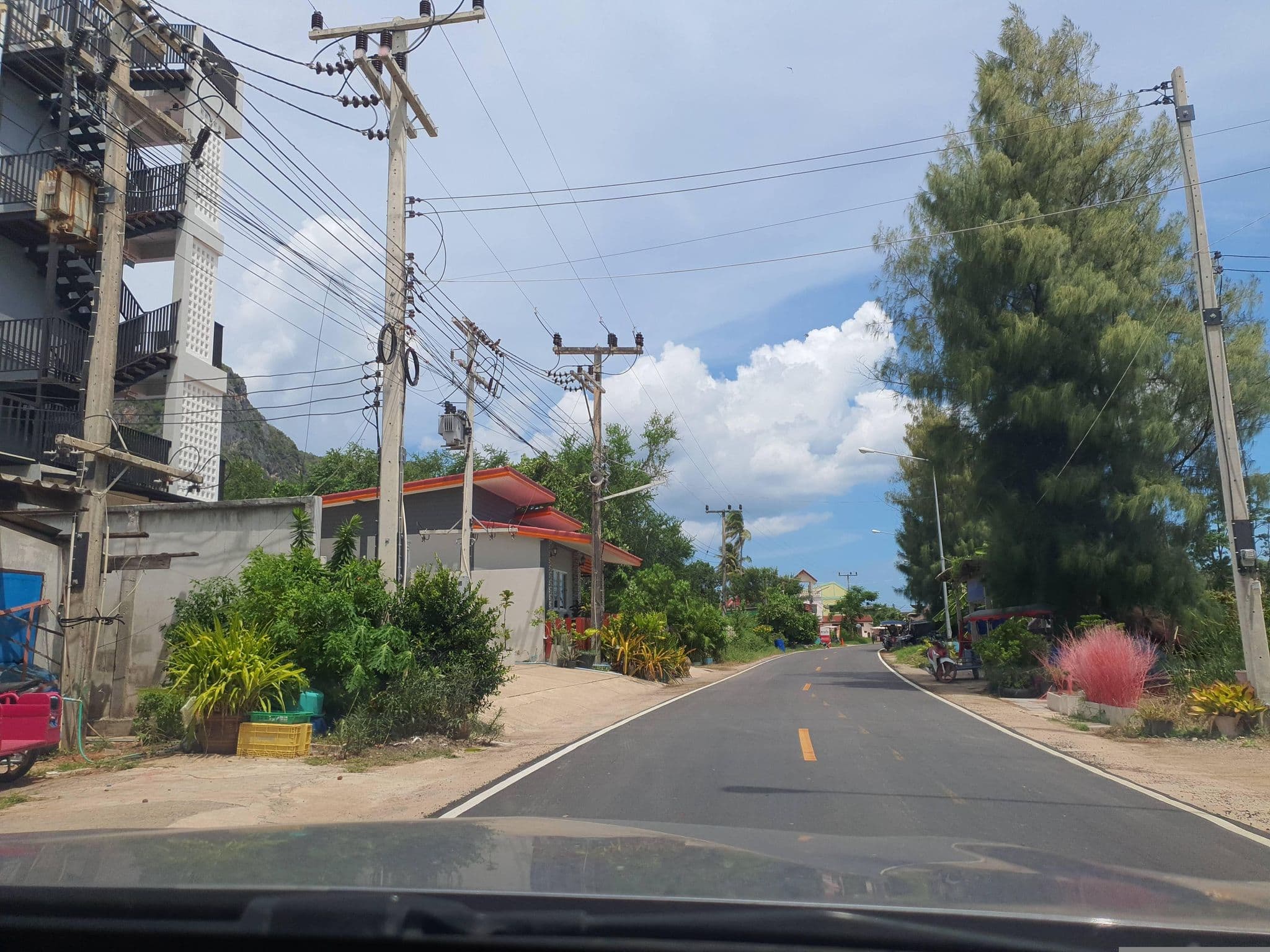 Street view near Joy Hotel, Prachuap Khiri Khan — © jrcarlsen (CC BY-SA · Mapillary)