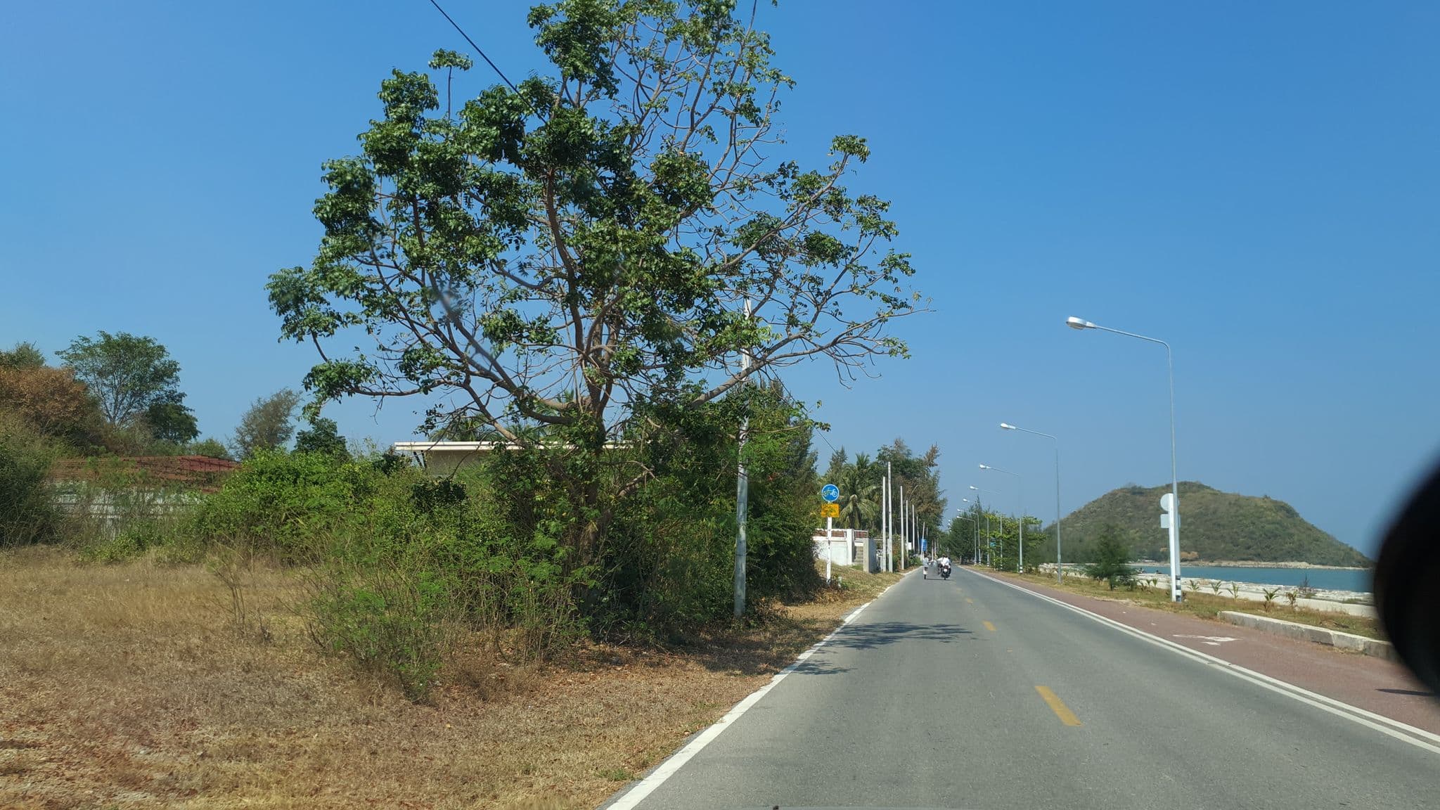 Street view near Namphu Baandin Home Saty, Sam Roi Yot — © jrcarlsen (CC BY-SA · Mapillary)