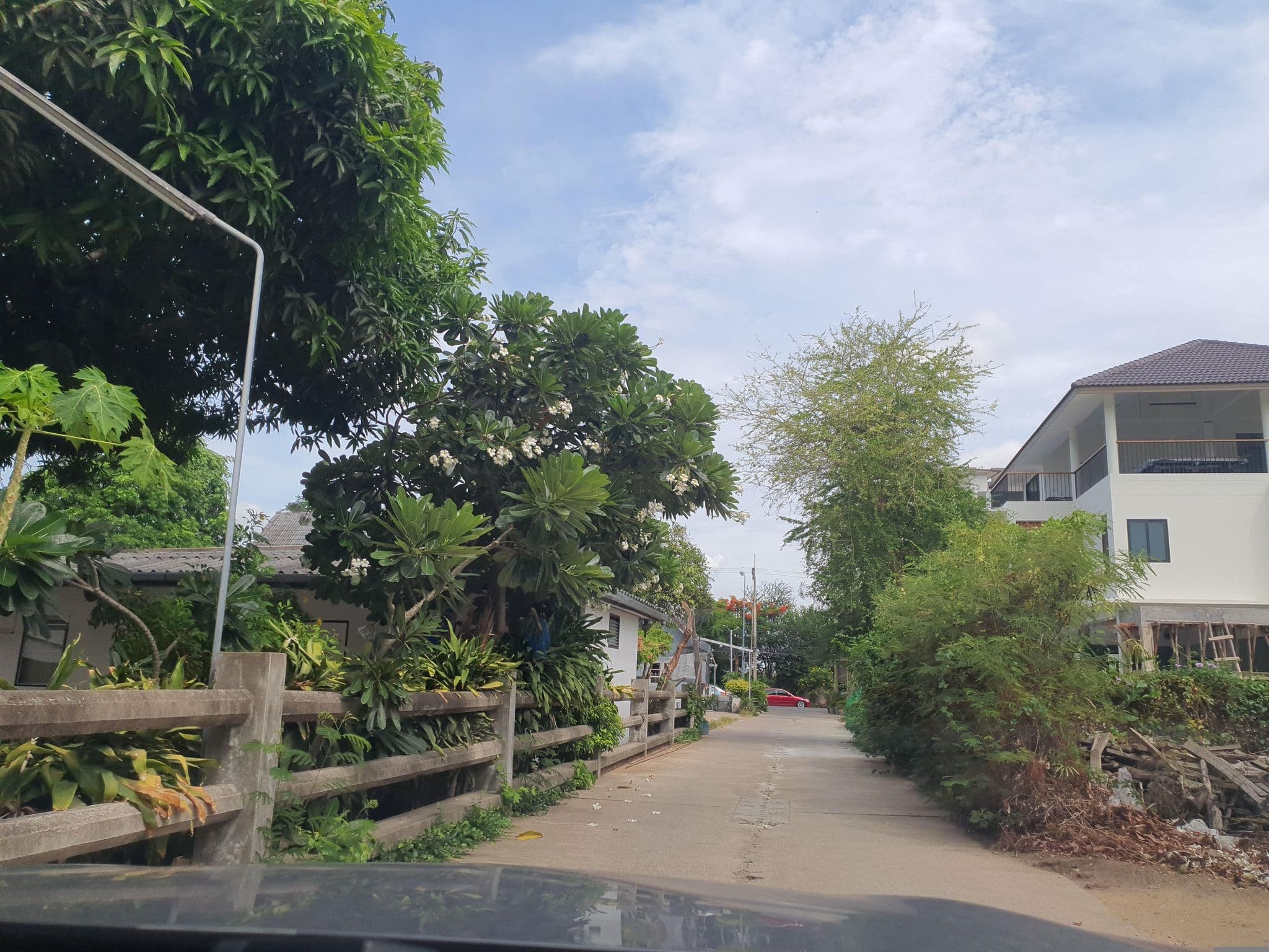 Street view near บ้านคุณต่อ, Phetchaburi — © jrcarlsen (CC BY-SA · Mapillary)