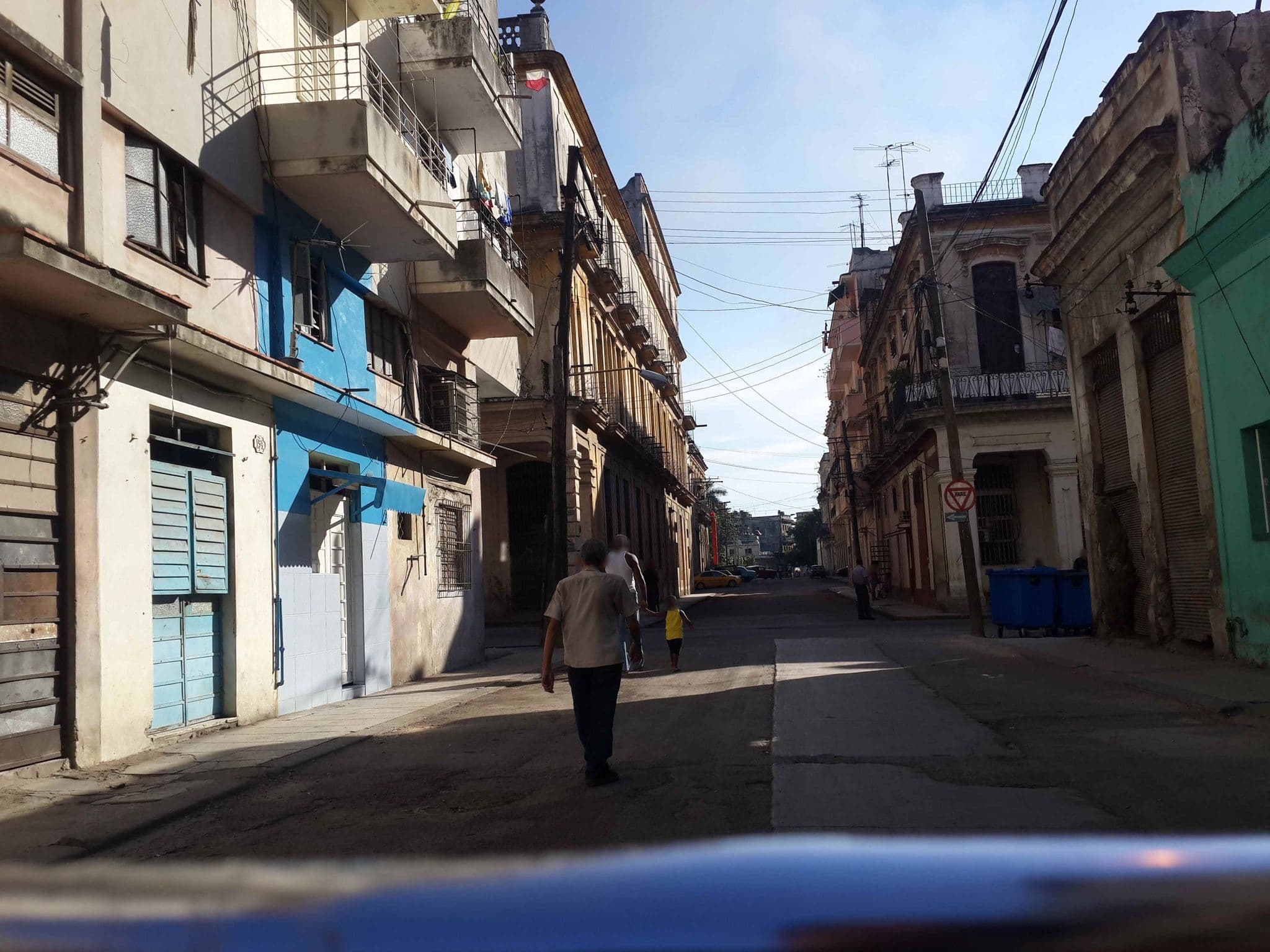 Street view near Casa David, La Habana Vieja
