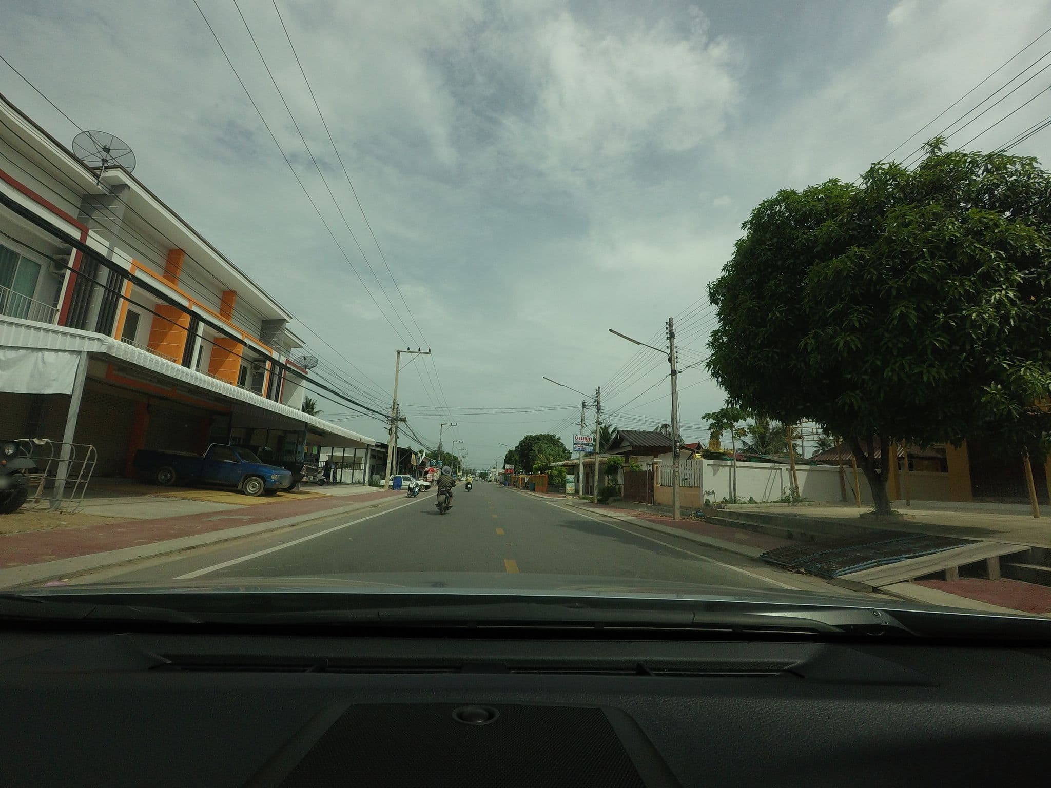 Street view near Pool Villa 25 @ Six Senses Hideaway, Pran Buri — © mishari (CC BY-SA · Mapillary)