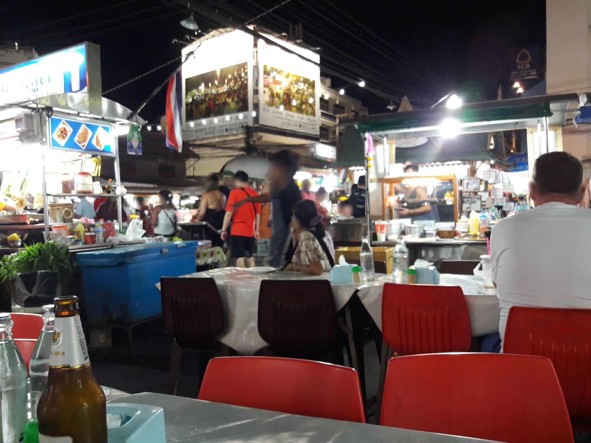 Street view near โรงแรมบ้านมัณฑนา หัวหิน, Hua Hin — © guus1943 (CC BY-SA · Mapillary)