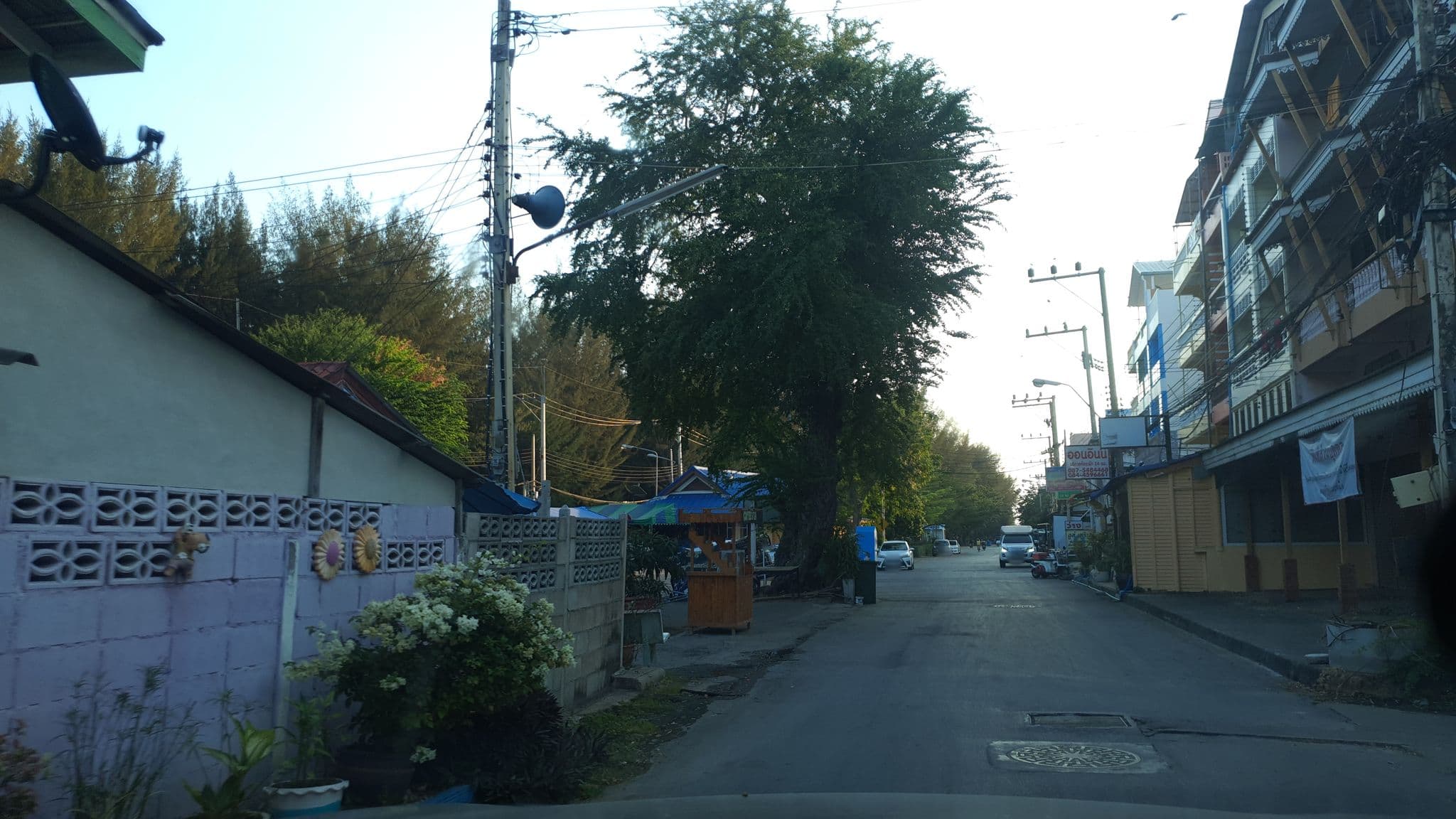 Street view near OYO 394 Nana, Cha-am — © jrcarlsen (CC BY-SA · Mapillary)