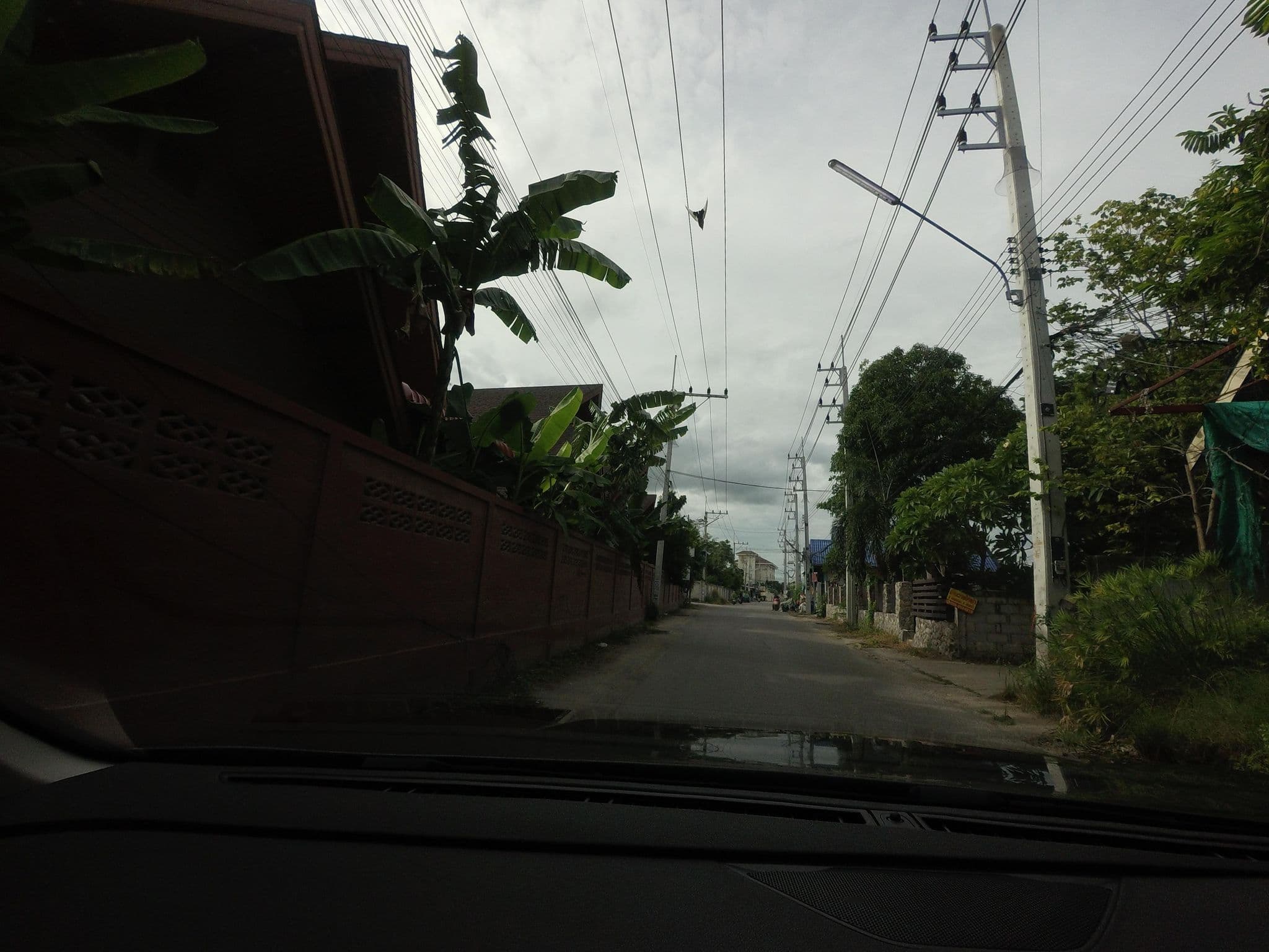 Street view near ละออ รีสอร์ท, Hua Hin — © mishari (CC BY-SA · Mapillary)