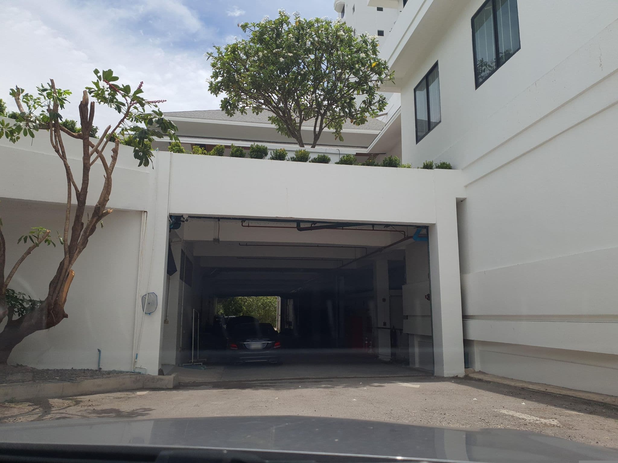 Street view near Corner Suite Novotel Hua Hin, Cha-am — © jrcarlsen (CC BY-SA · Mapillary)