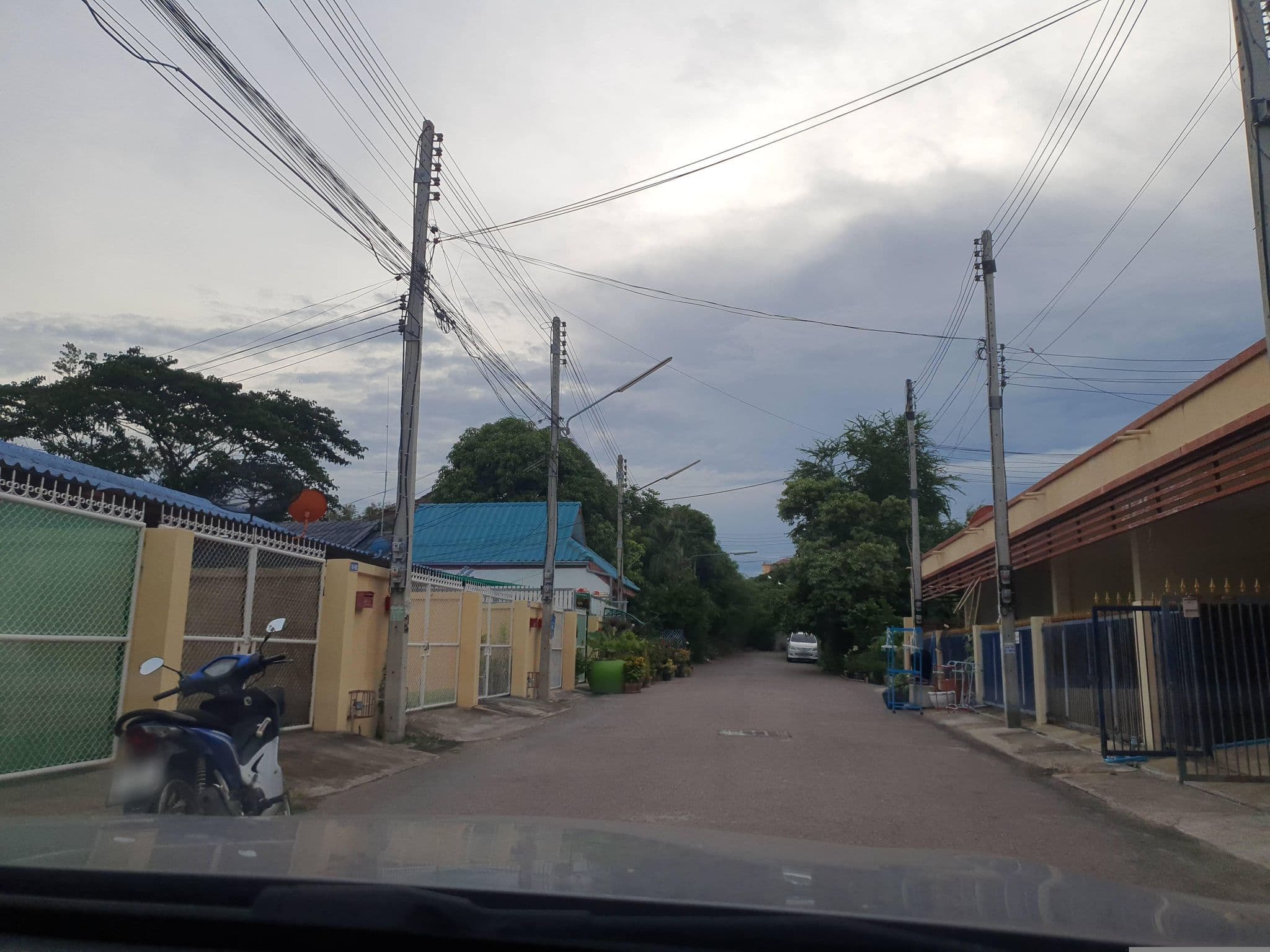 Street view near Baan Hua Hin Resort, Hua Hin — © jrcarlsen (CC BY-SA · Mapillary)