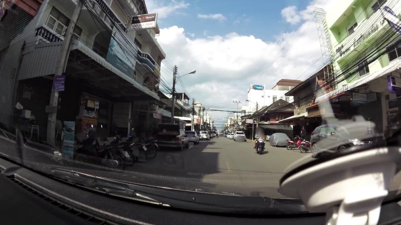 Street view near บ้านลีลาวดี | Baan Leelawadee, Hua Hin — © rariyaso (CC BY-SA · Mapillary)