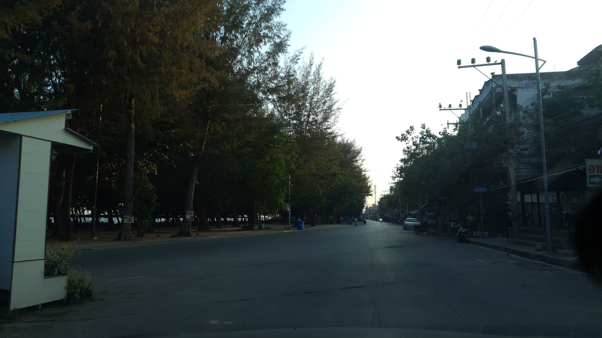 Street view near Seaside Hotel, Cha-am — © jrcarlsen (CC BY-SA · Mapillary)