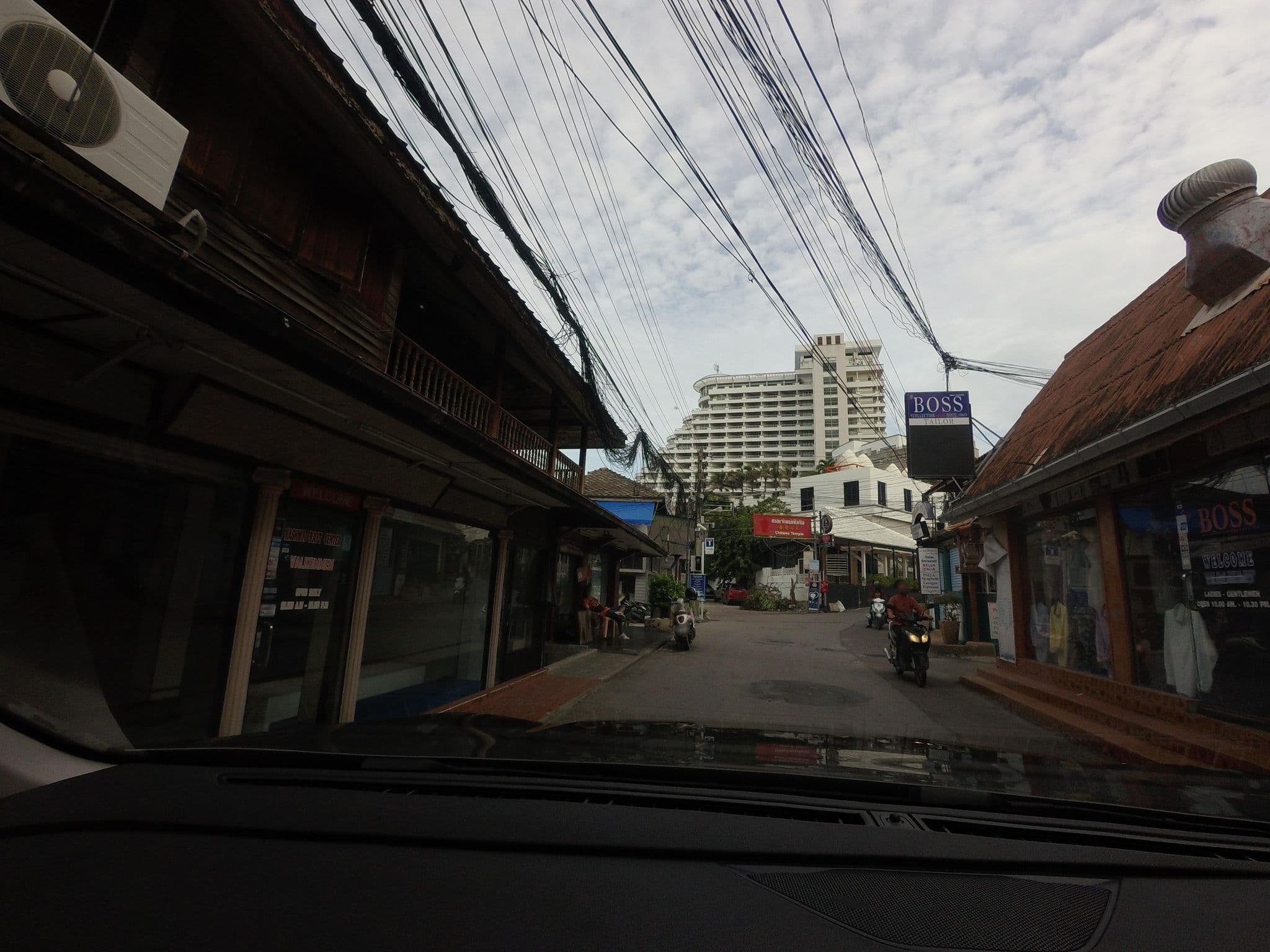 Street view near Sarima Pier Guesthouse, Hua Hin — © mishari (CC BY-SA · Mapillary)