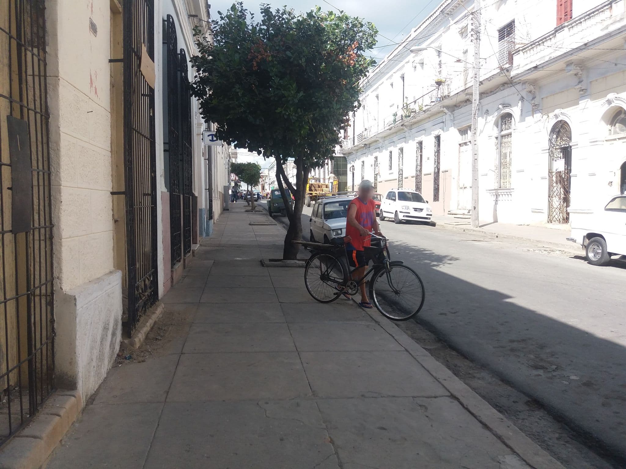 Street view near Hostel navarro, Cienfuegos — © alvincordero (CC BY-SA · Mapillary)