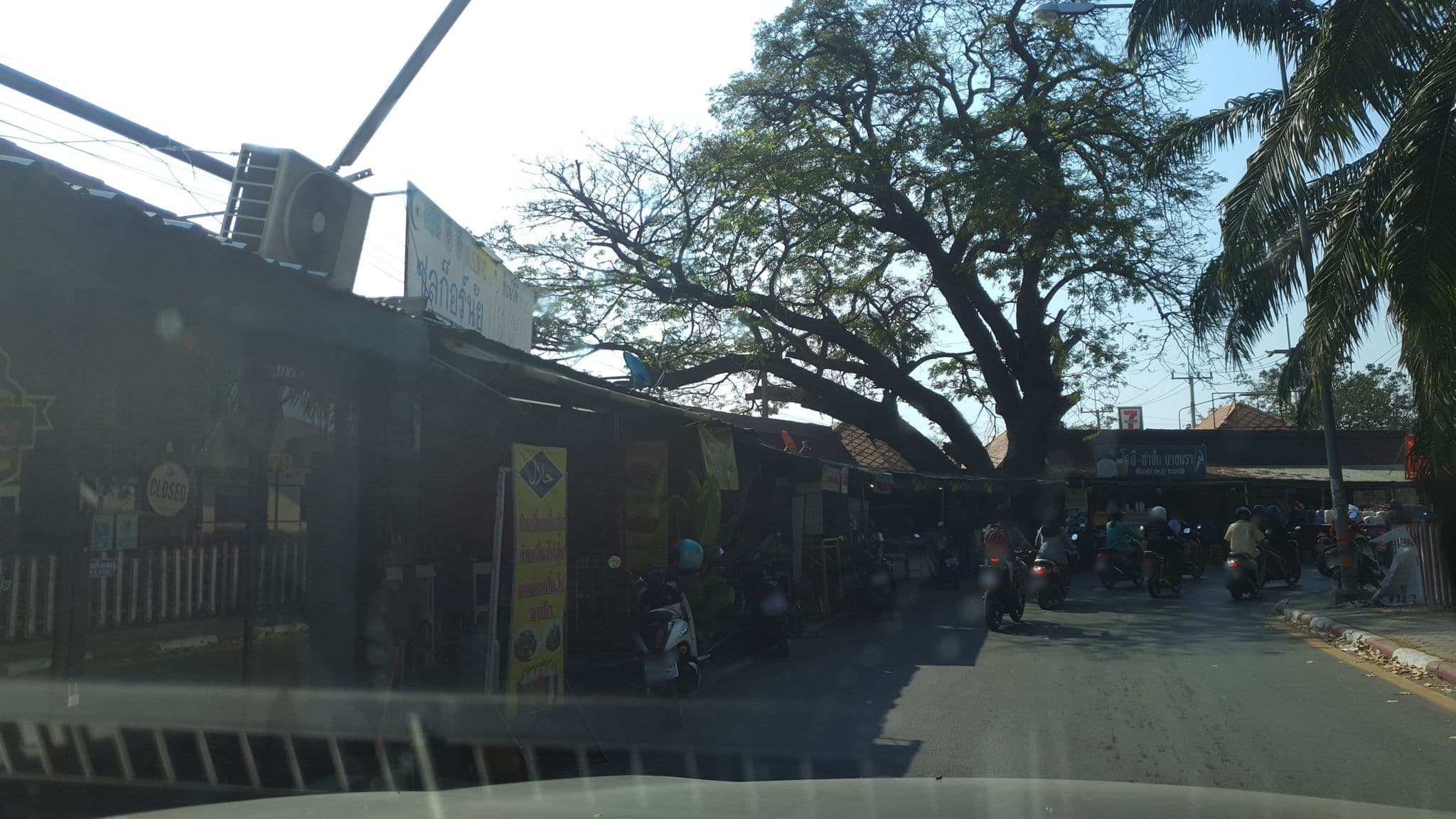 Street view near Golf inn @ huahin train station by panya term, Hua Hin — © jrcarlsen (CC BY-SA · Mapillary)