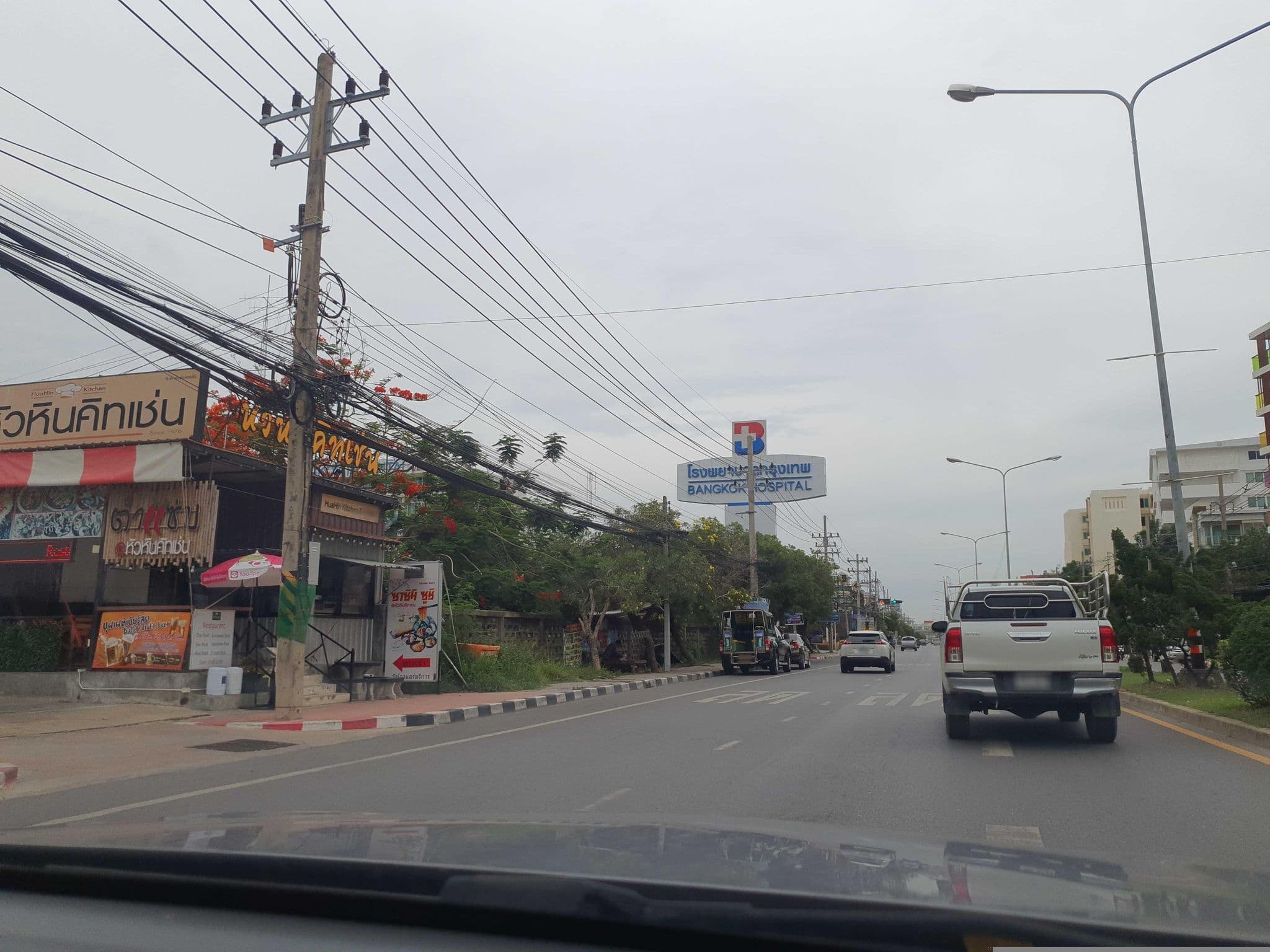 Street view near Sun Shine Hostel <3, Hua Hin — © jrcarlsen (CC BY-SA · Mapillary)
