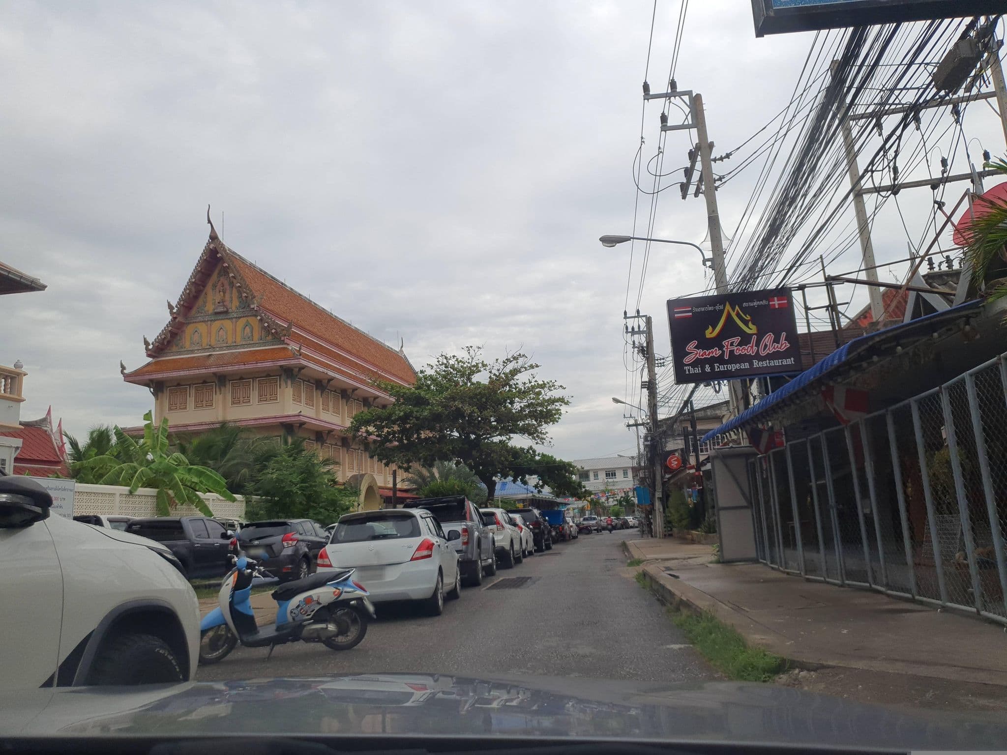 Street view near Room537 of City beach Resort, Hua Hin — © jrcarlsen (CC BY-SA · Mapillary)