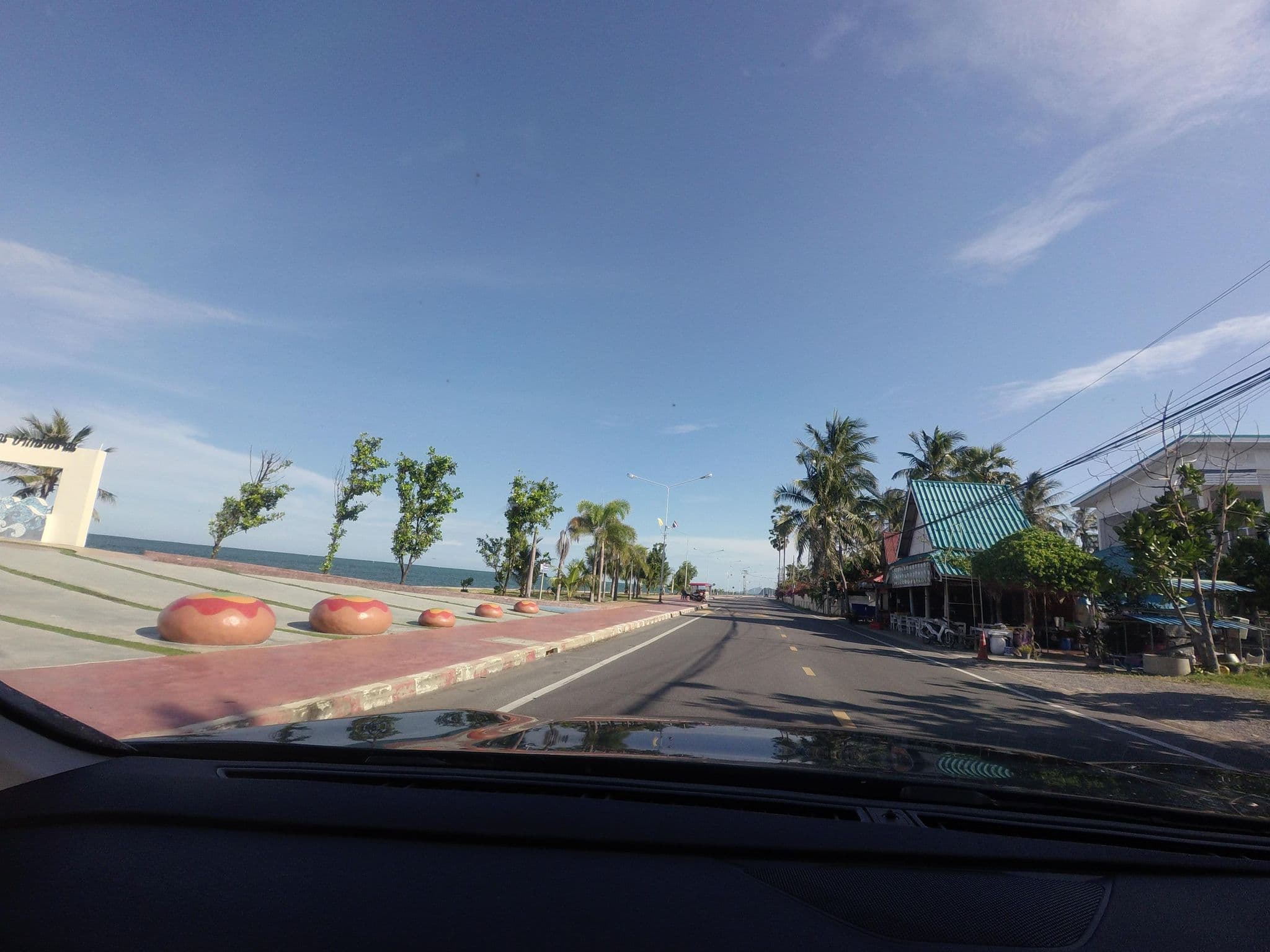 Street view near อิ่มสุข รีสอร์ท @ ปากน้ำปราณ, Pran Buri — © mishari (CC BY-SA · Mapillary)