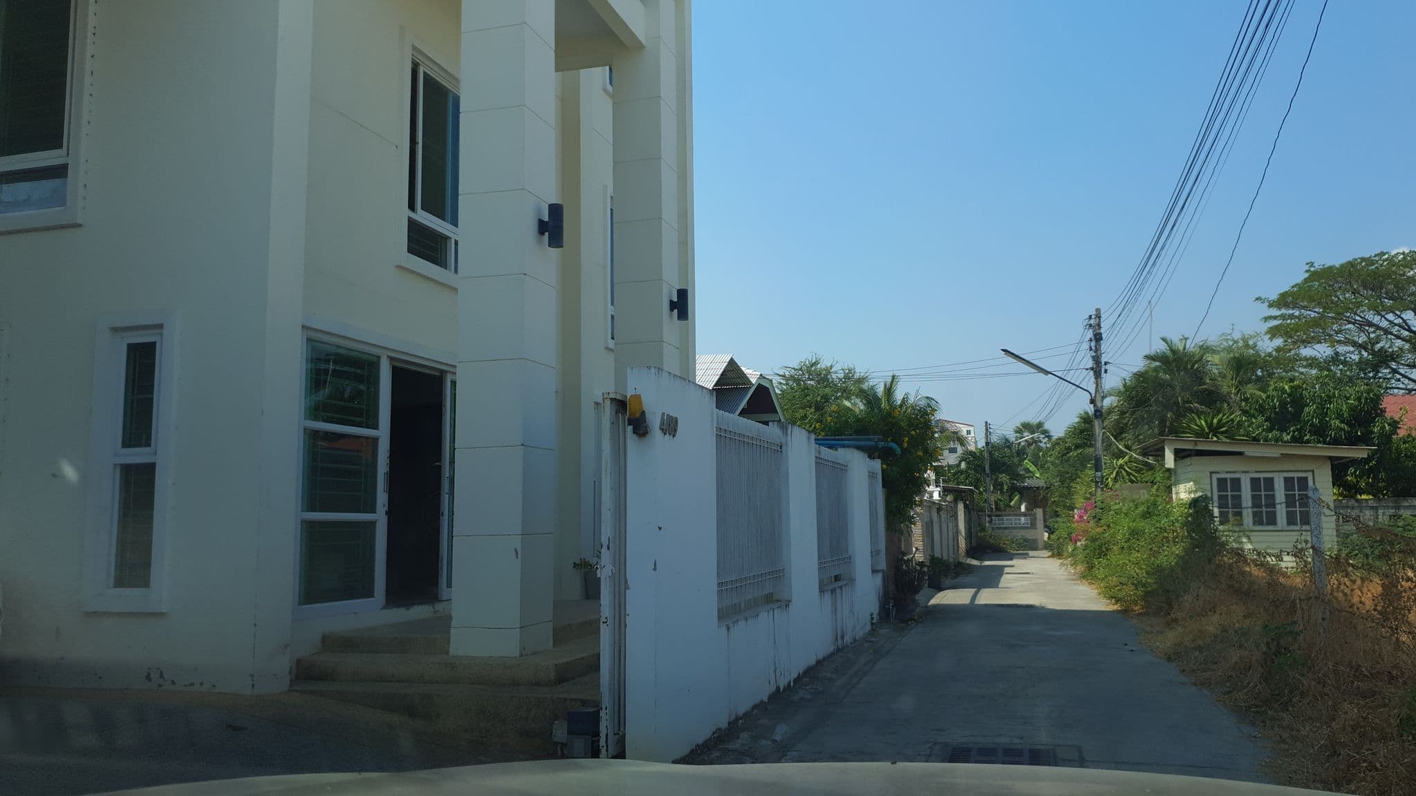 Street view near พิมานเพลินวาน | Piman Plearnwan, Hua Hin — © jrcarlsen (CC BY-SA · Mapillary)
