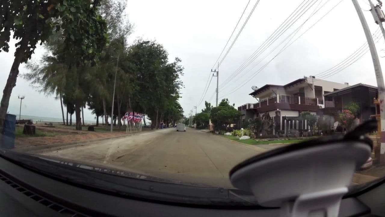 Street view near ปราณลานเลรีสอร์ต, Pran Buri — © rariyaso (CC BY-SA · Mapillary)