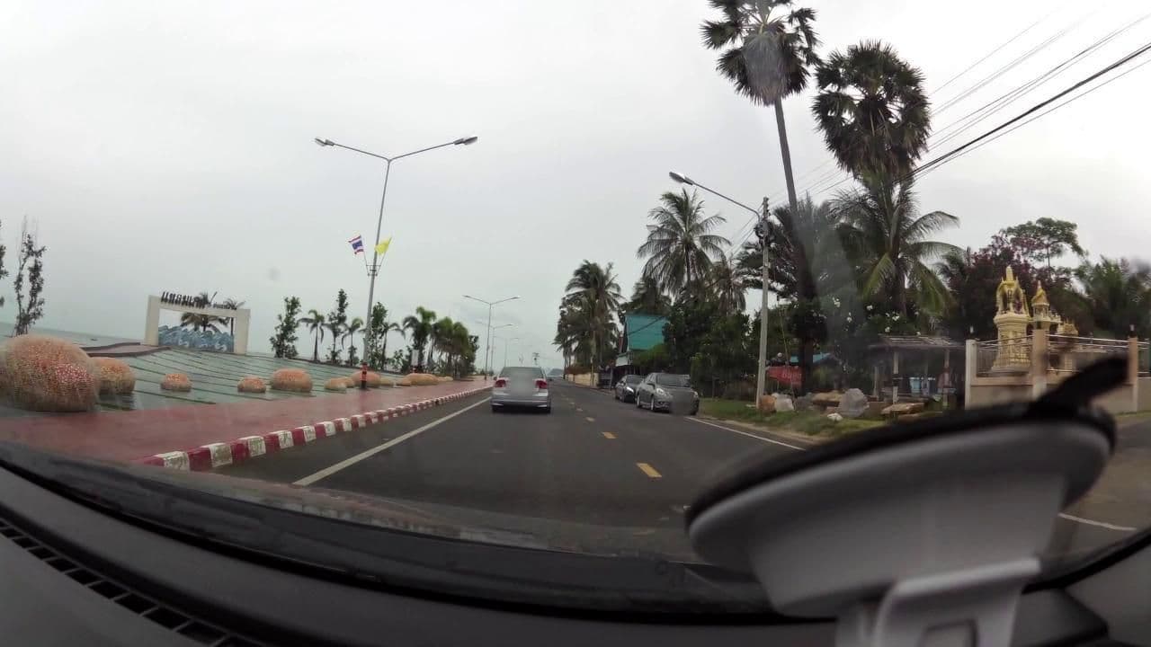 Street view near อิ่มสุขรีสอร์ท เขากระโหลก, Pran Buri — © rariyaso (CC BY-SA · Mapillary)