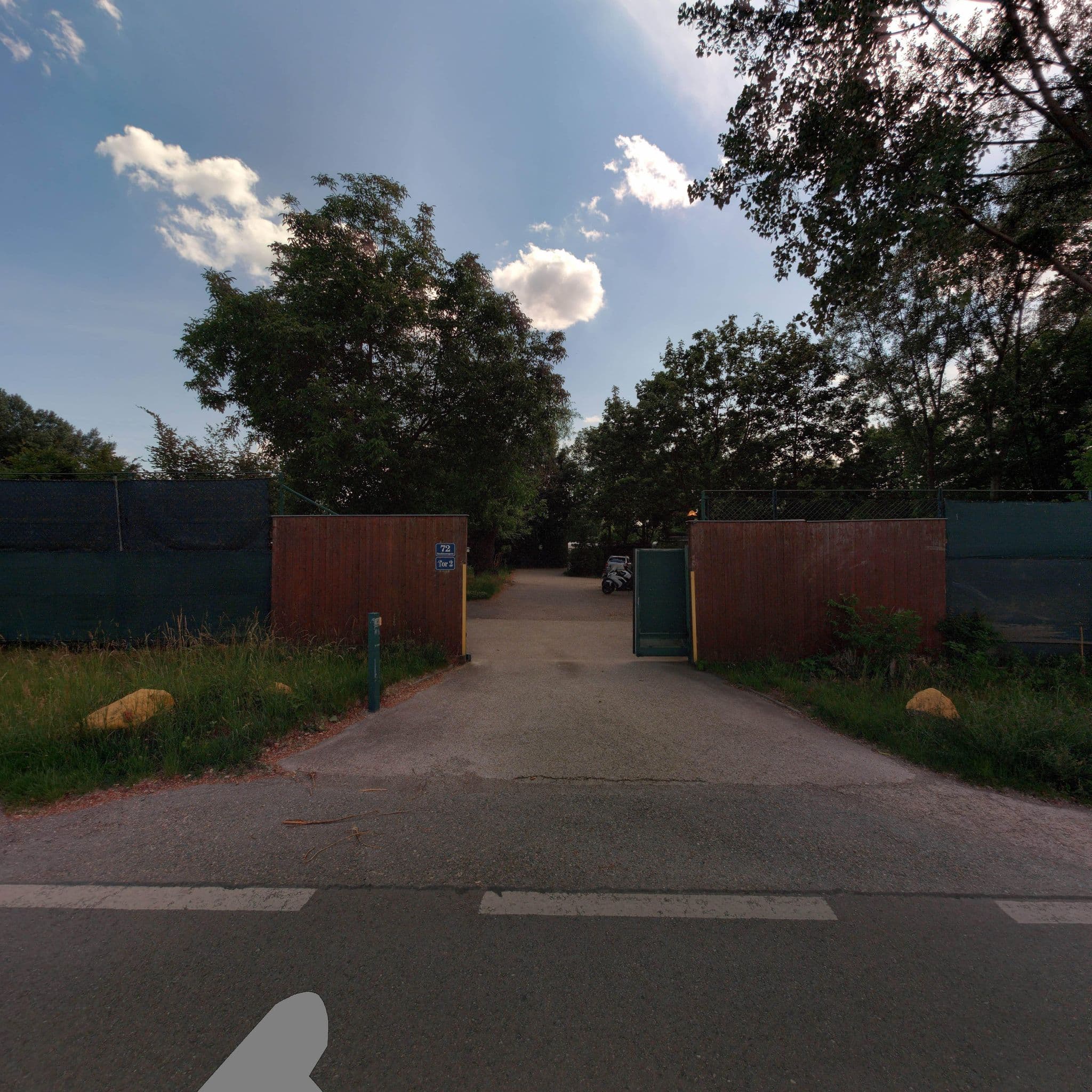 Street view near Naturistenpark Lobau Camping, Aspern — © eliasgander (CC BY-SA · Mapillary)