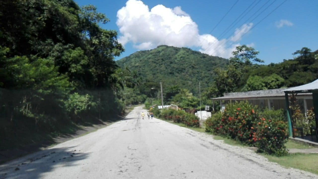 Street view near Casa Heydi de la Montaña, Bartolomé Masó — © sutiljordany (CC BY-SA · Mapillary)