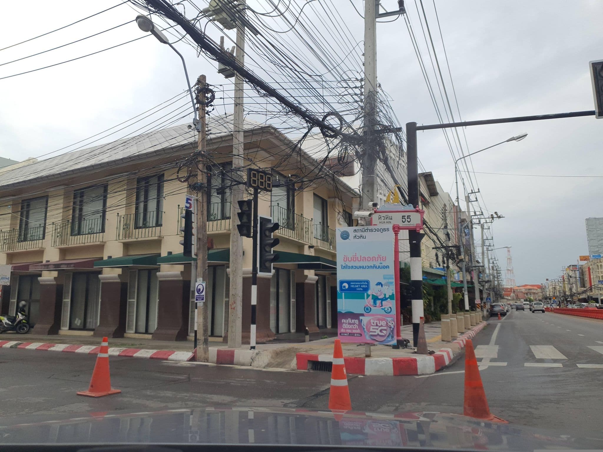 Street view near Hipstel Hua-Hin Soi 55, Hua Hin — © jrcarlsen (CC BY-SA · Mapillary)
