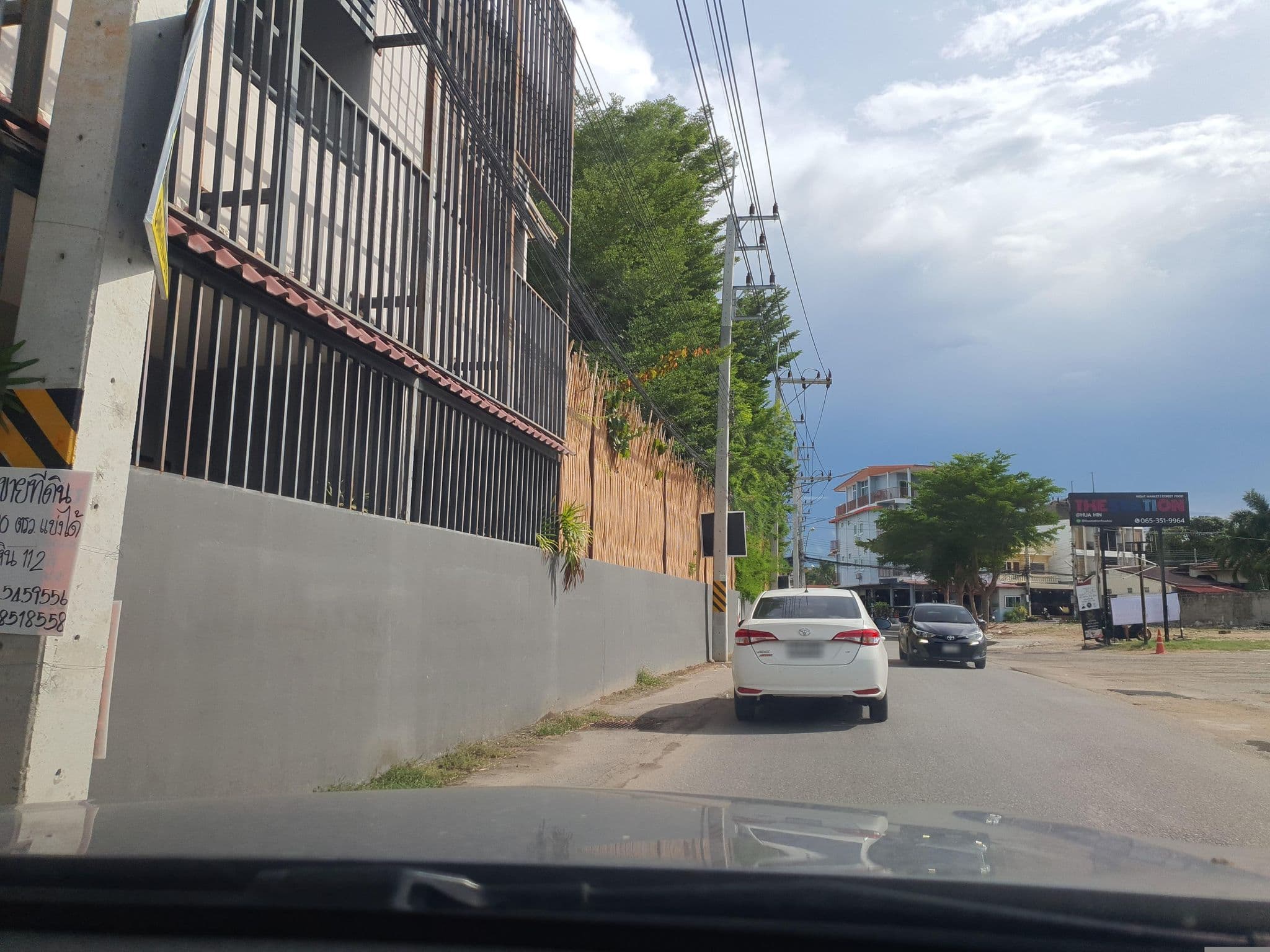 Street view near อมรา รีสอร์ท, Hua Hin — © jrcarlsen (CC BY-SA · Mapillary)