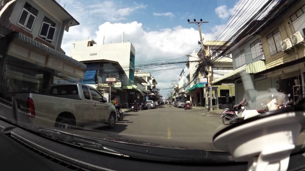 Street view near บ้านอยู่เย็น, Hua Hin — © rariyaso (CC BY-SA · Mapillary)