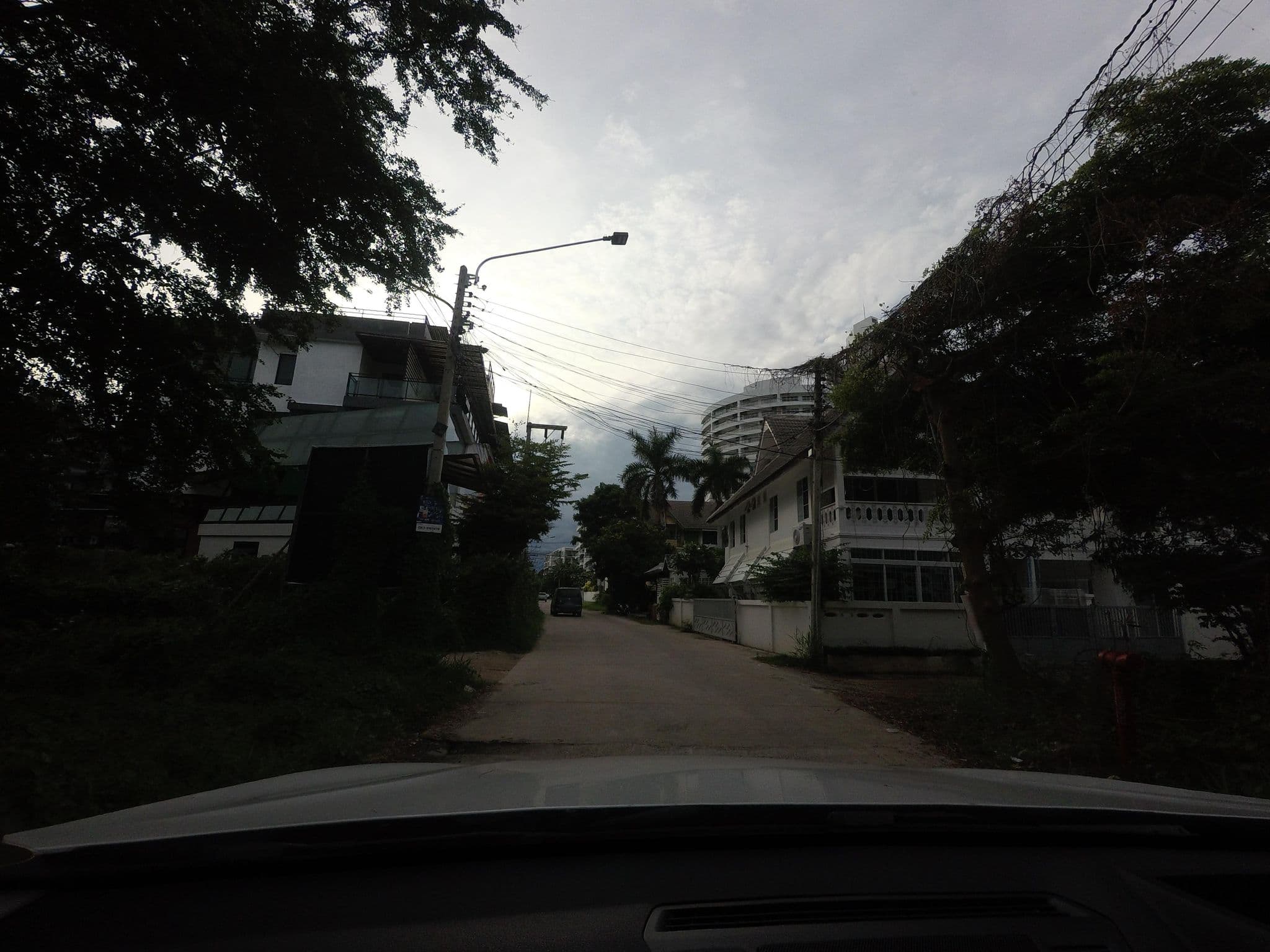 Street view near swimming pool | Chalay Monta 'Hip' Hotel, Hua Hin — © mishari (CC BY-SA · Mapillary)
