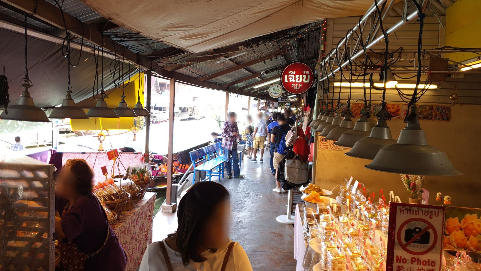 Street view near บ้านสวรรค์พิมาน, Samut Songkhram — © jrcarlsen (CC BY-SA · Mapillary)