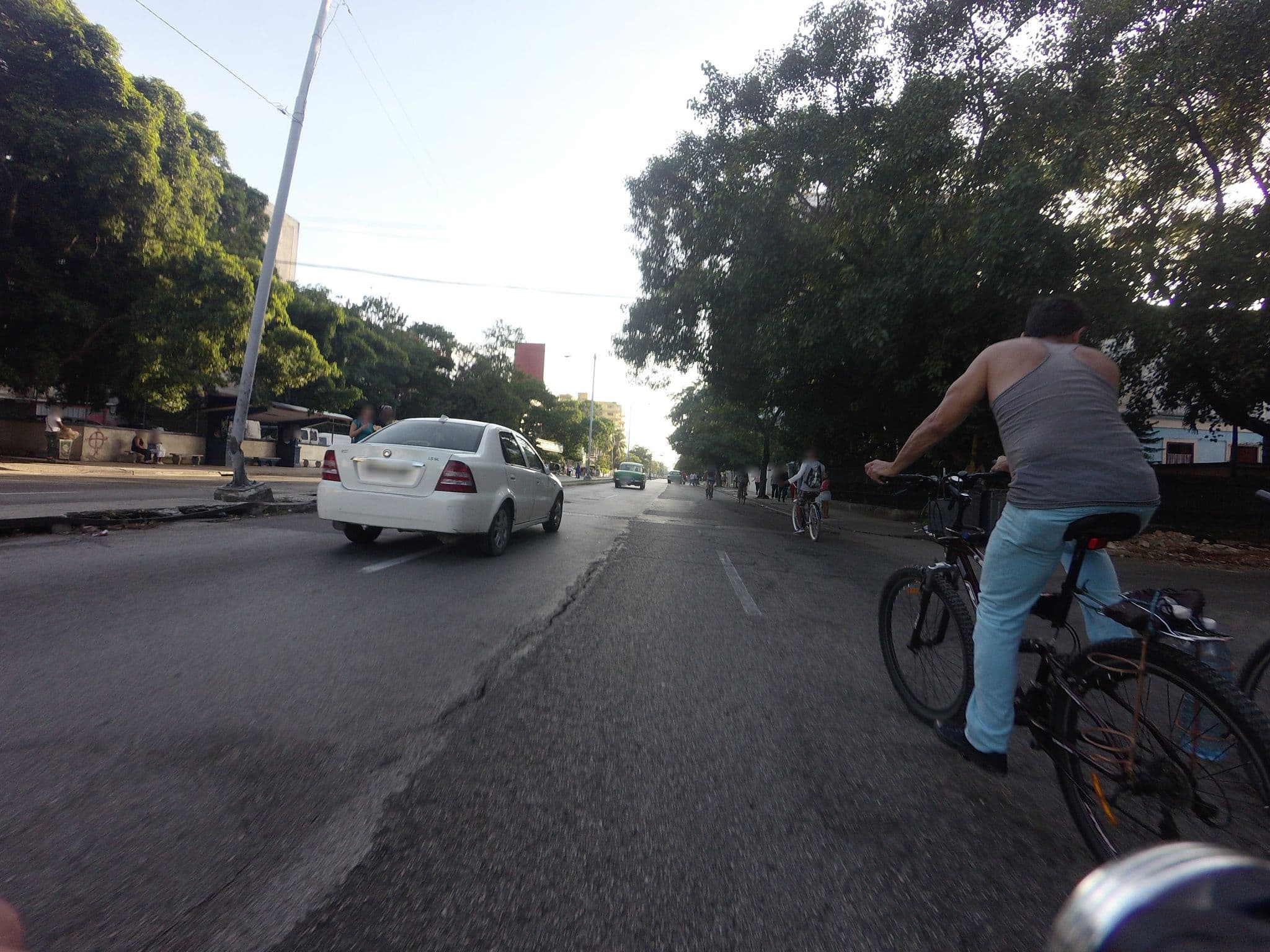 Street view near Casa Habana Vintage 1948, Vedado