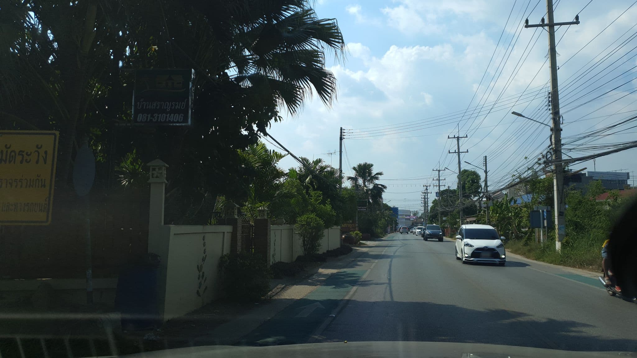 Street view near ชมพู่โฮมสเตย์, Samut Songkhram — © jrcarlsen (CC BY-SA · Mapillary)
